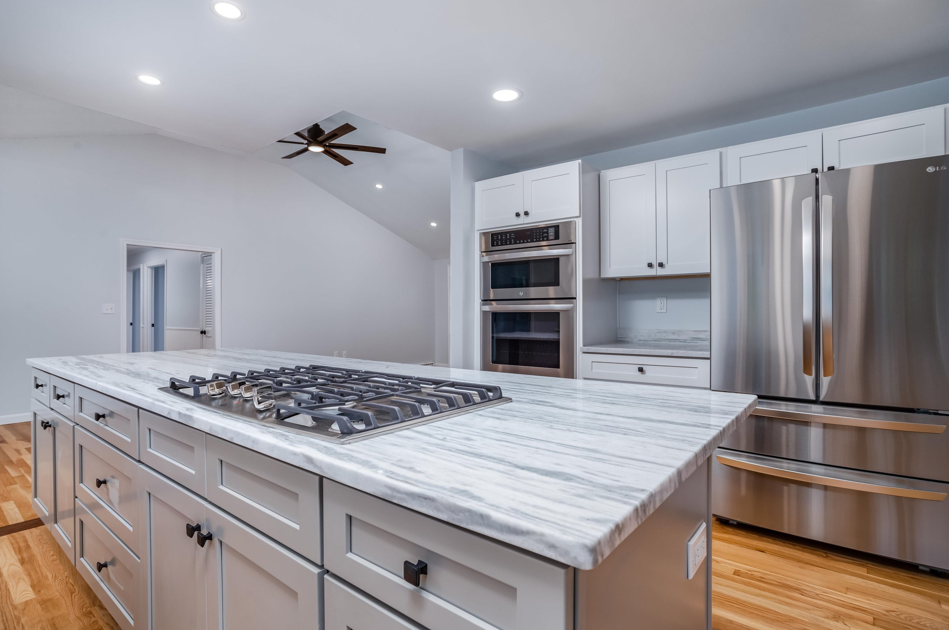 195 High Ridge Rd, Manchester NH  03104-3930 exterior