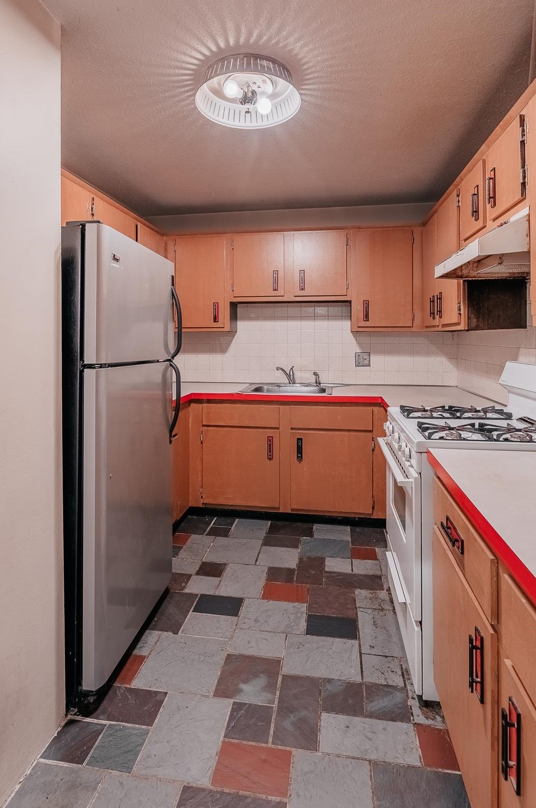 136 Mammoth Rd #25, Manchester, NH 03106