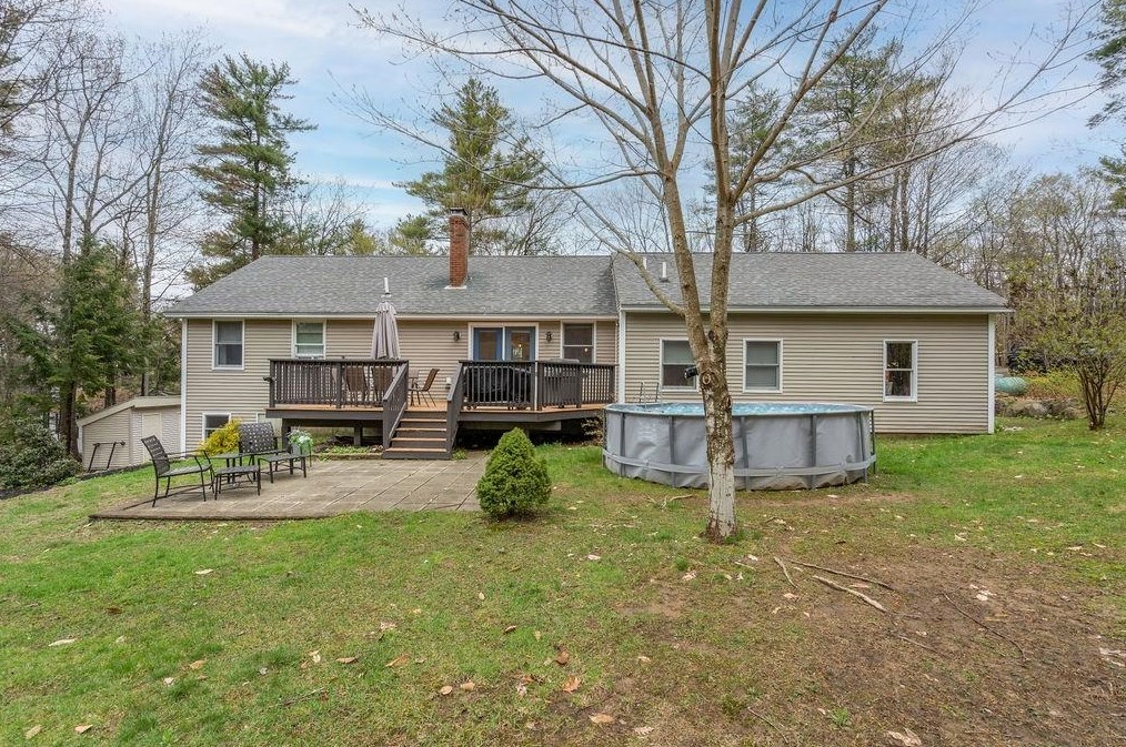 38 Lake View Dr, Barrington, NH 03884