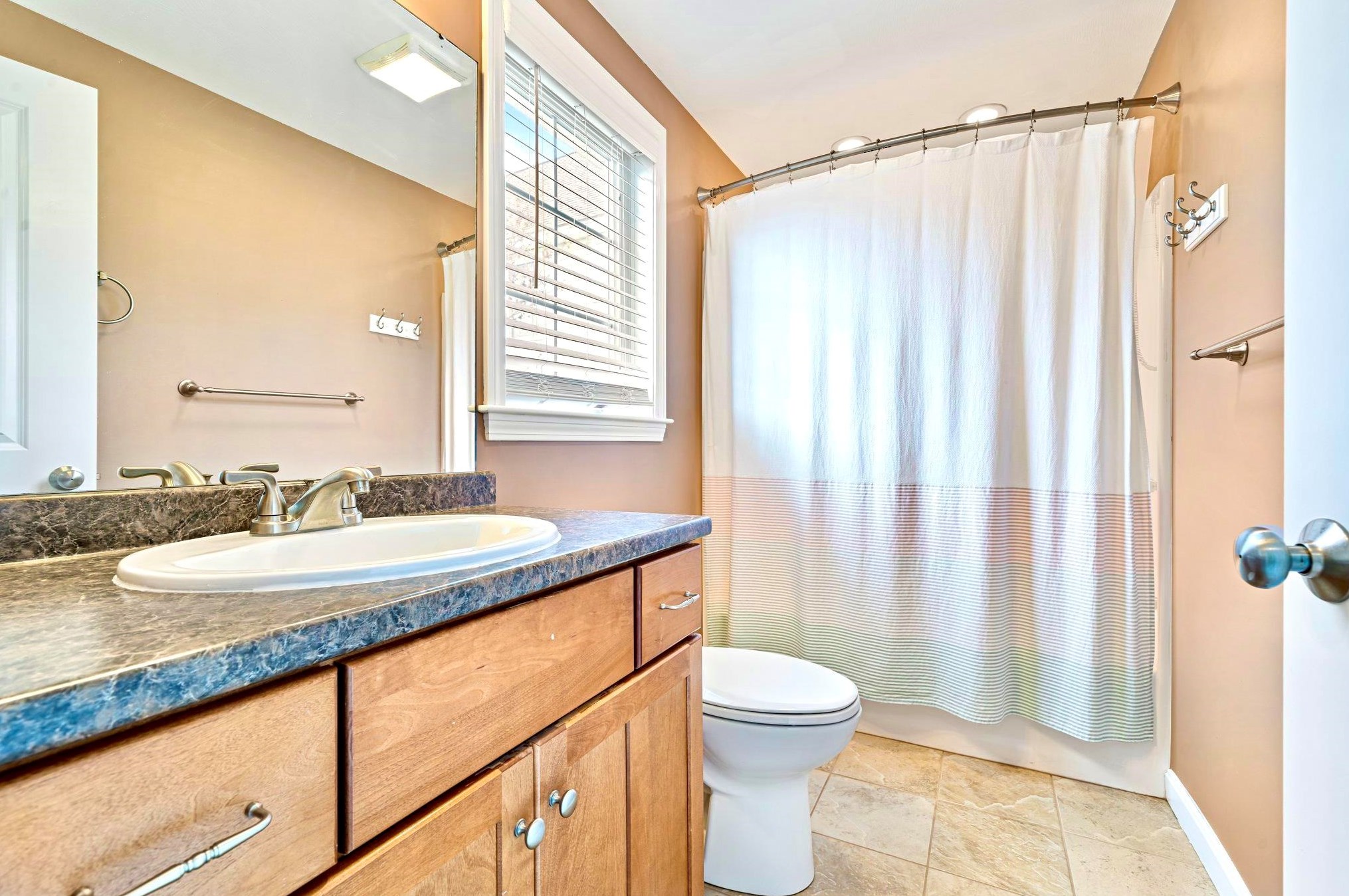 27 Hartshorn Way, Manchester NH 03109-5241 exterior