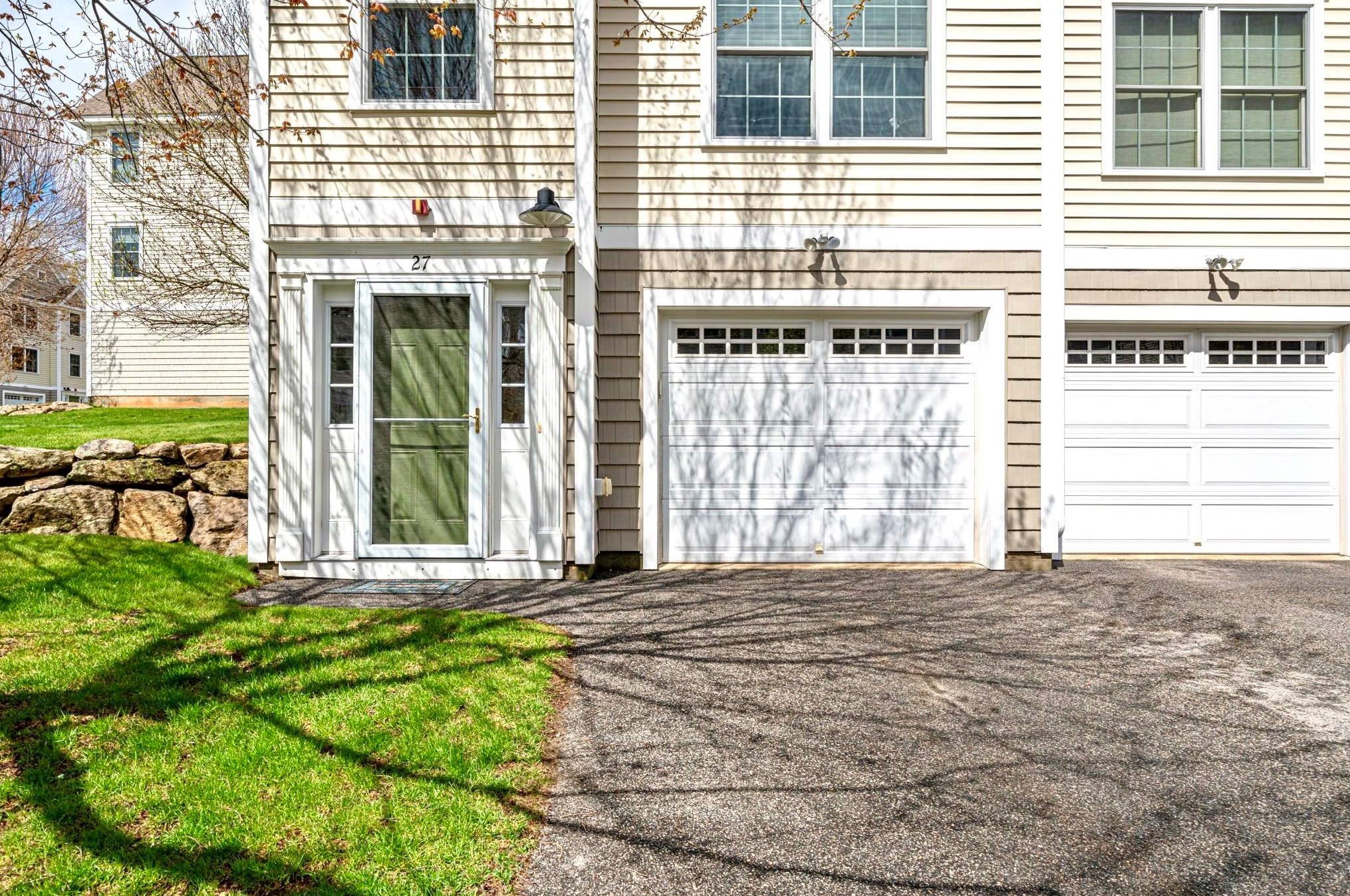 27 Hartshorn Way, Manchester, NH 03109-5241