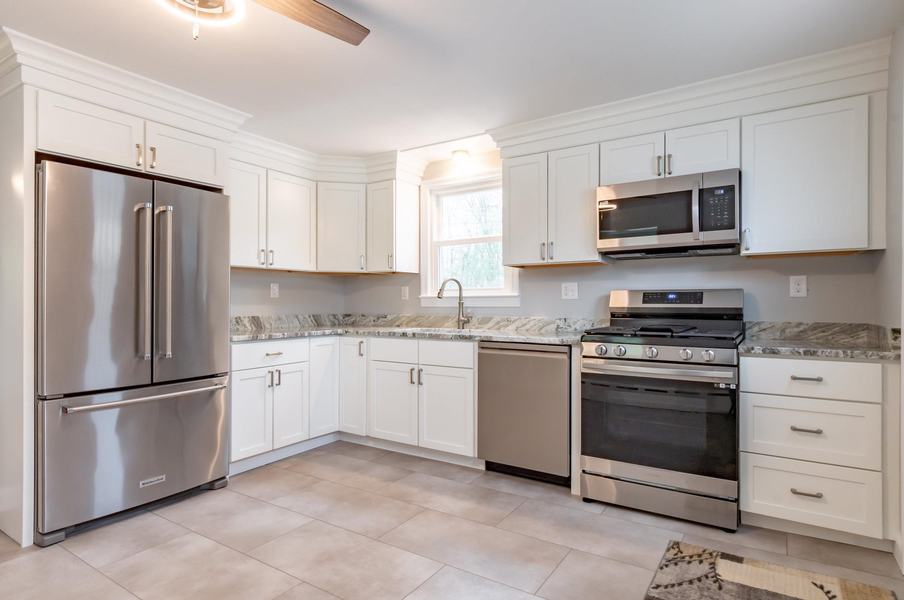 21 Palisade Dr, Nashua NH  03062-2119 exterior