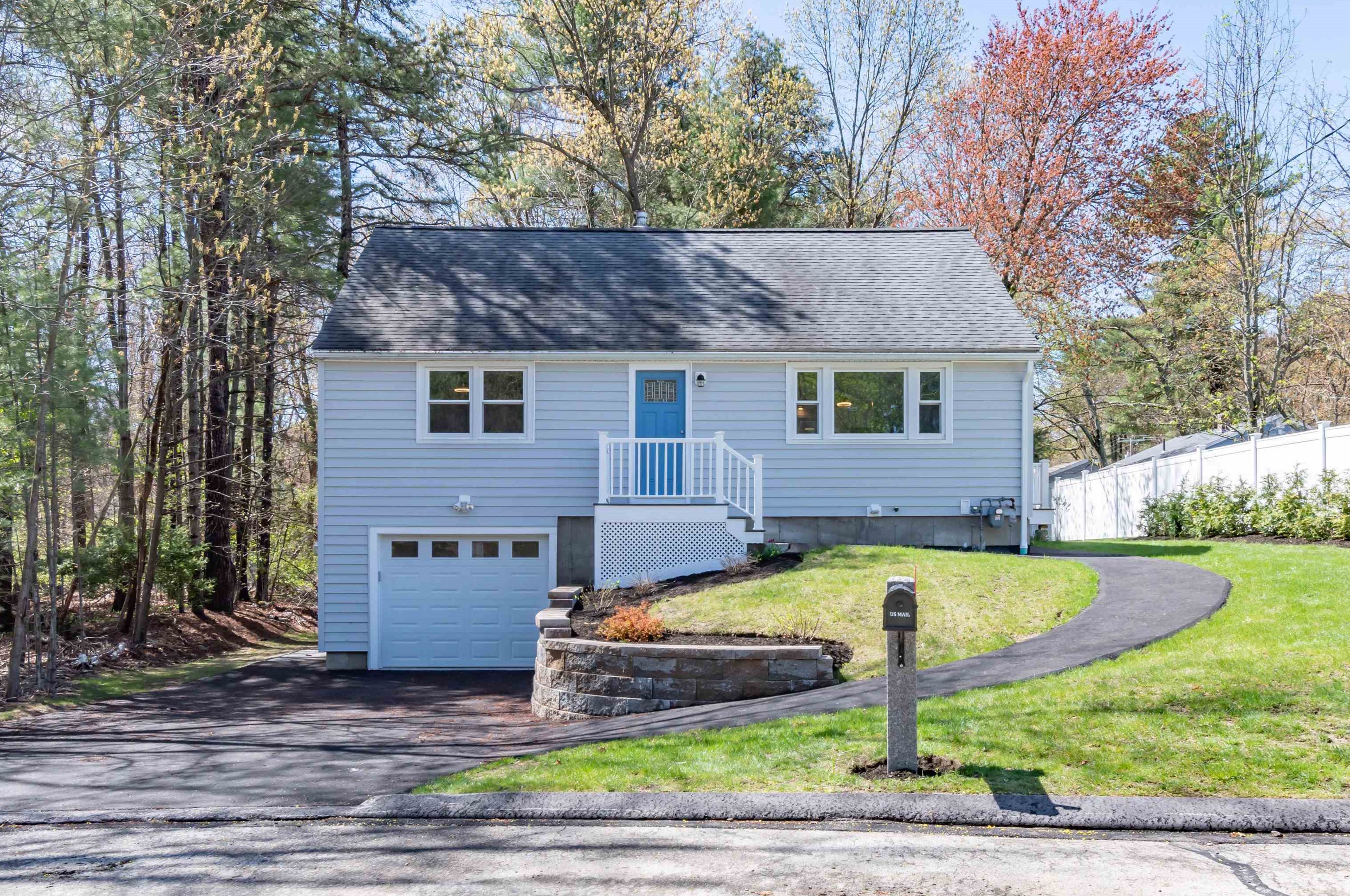 21 Palisade Dr, Nashua, NH 03062