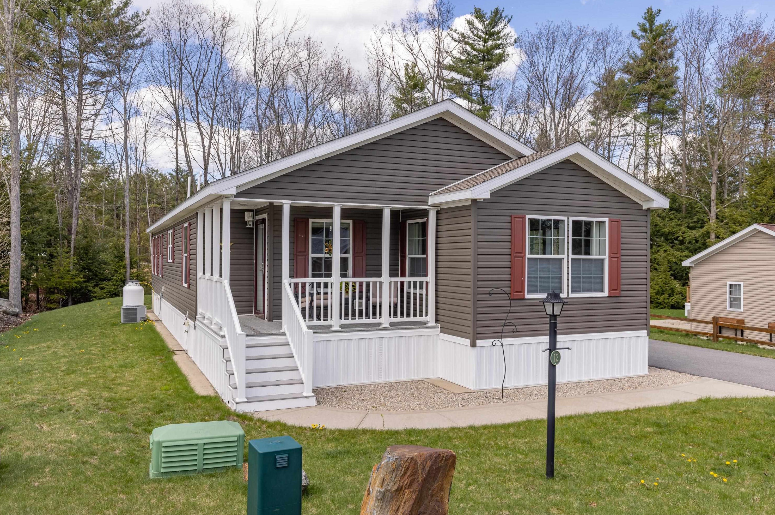 12 Blair Dr, Rochester, NH 03868