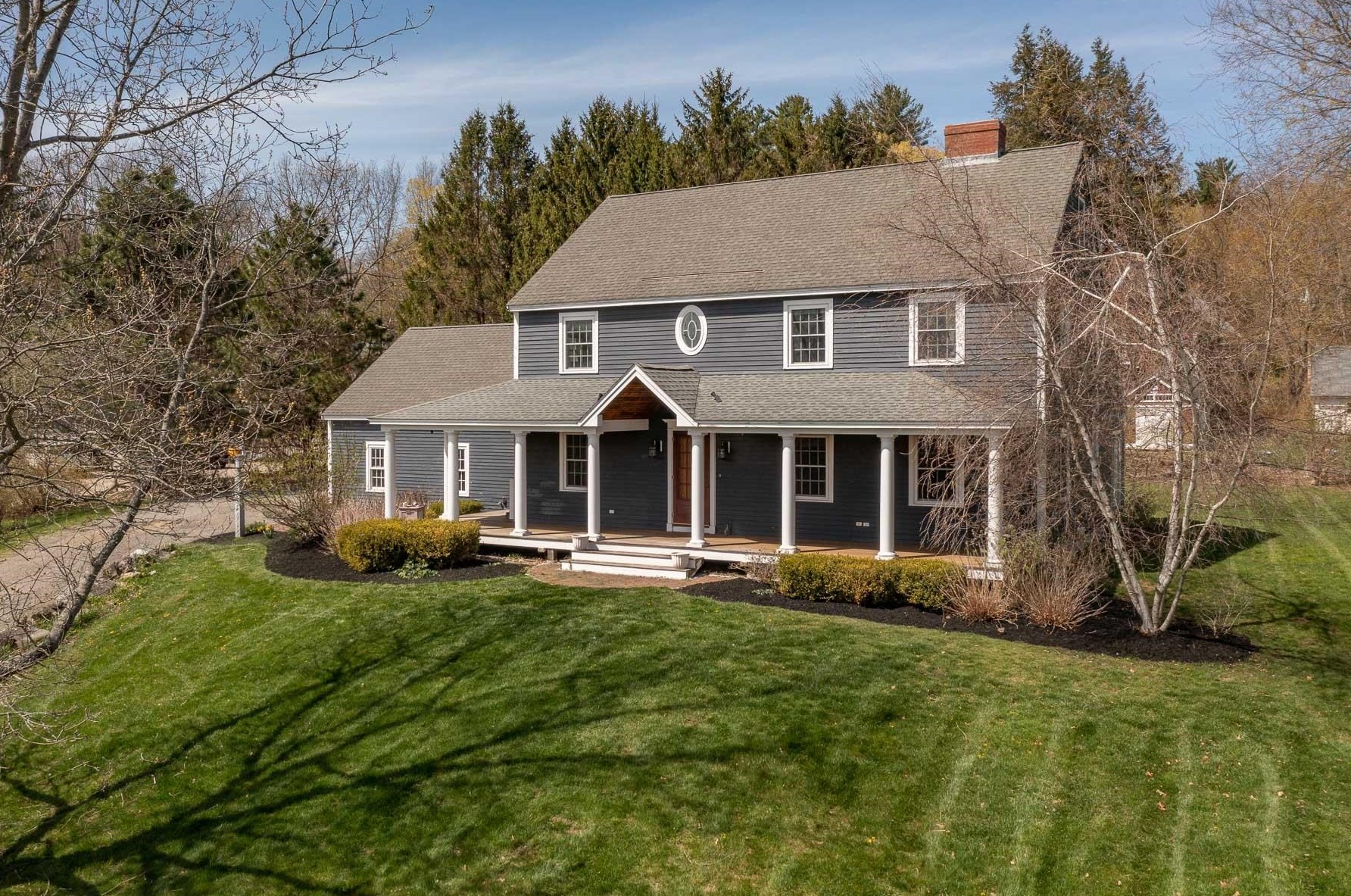 27 Coach Rd, Stratham, NH 03885