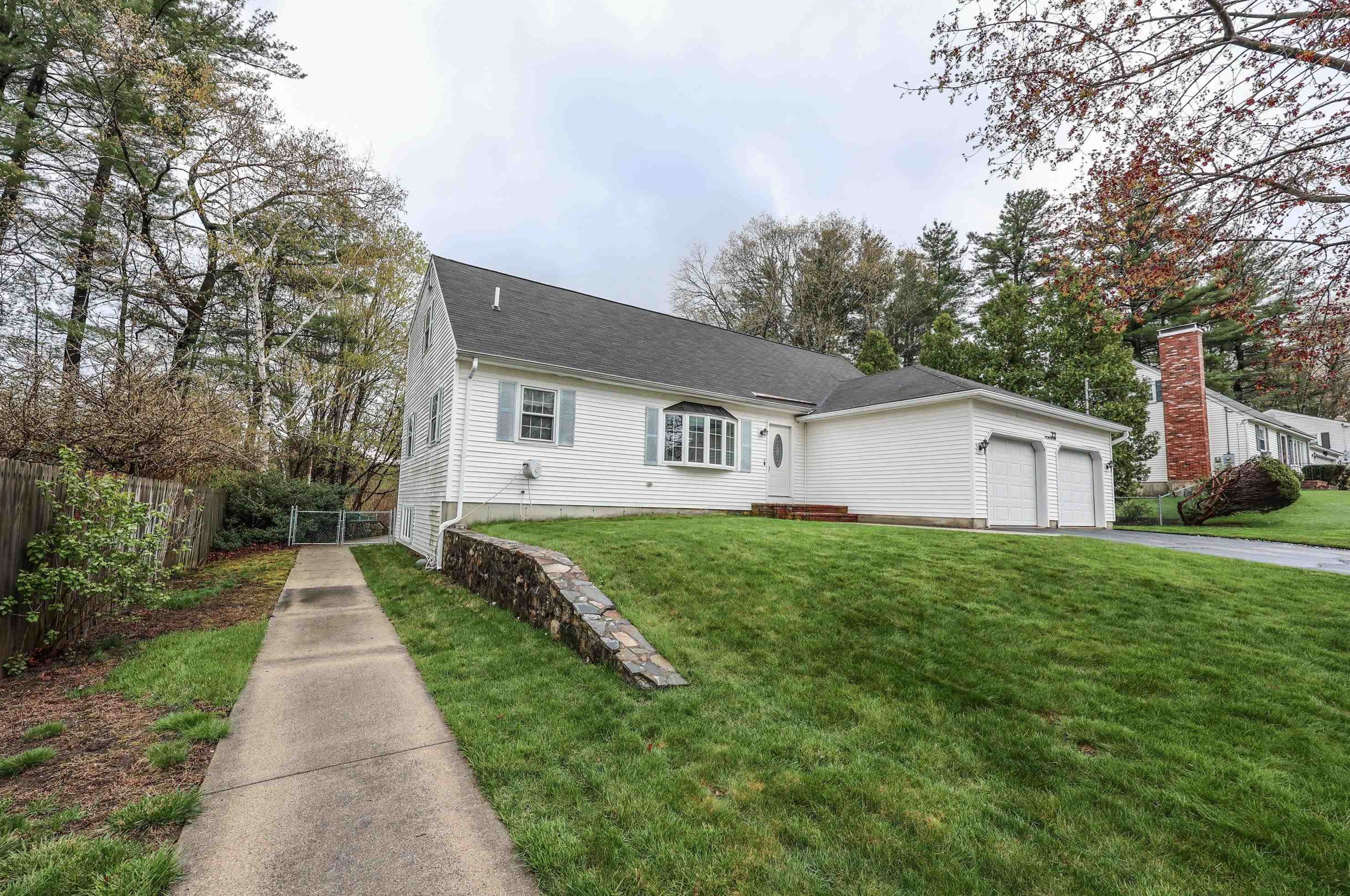 22 Wellington Ct, Manchester, NH 03104