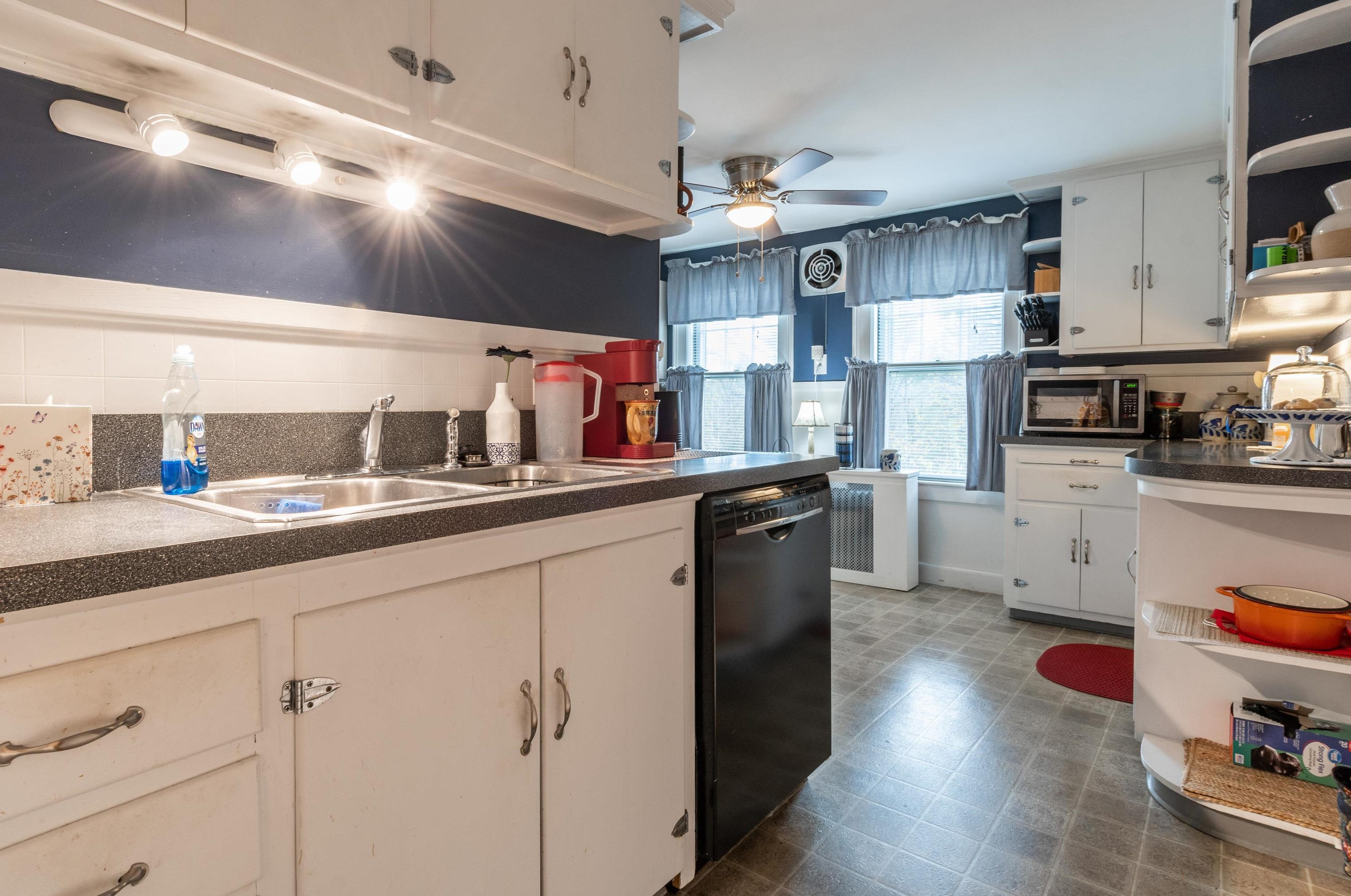 329 Front St, Manchester, NH 03102