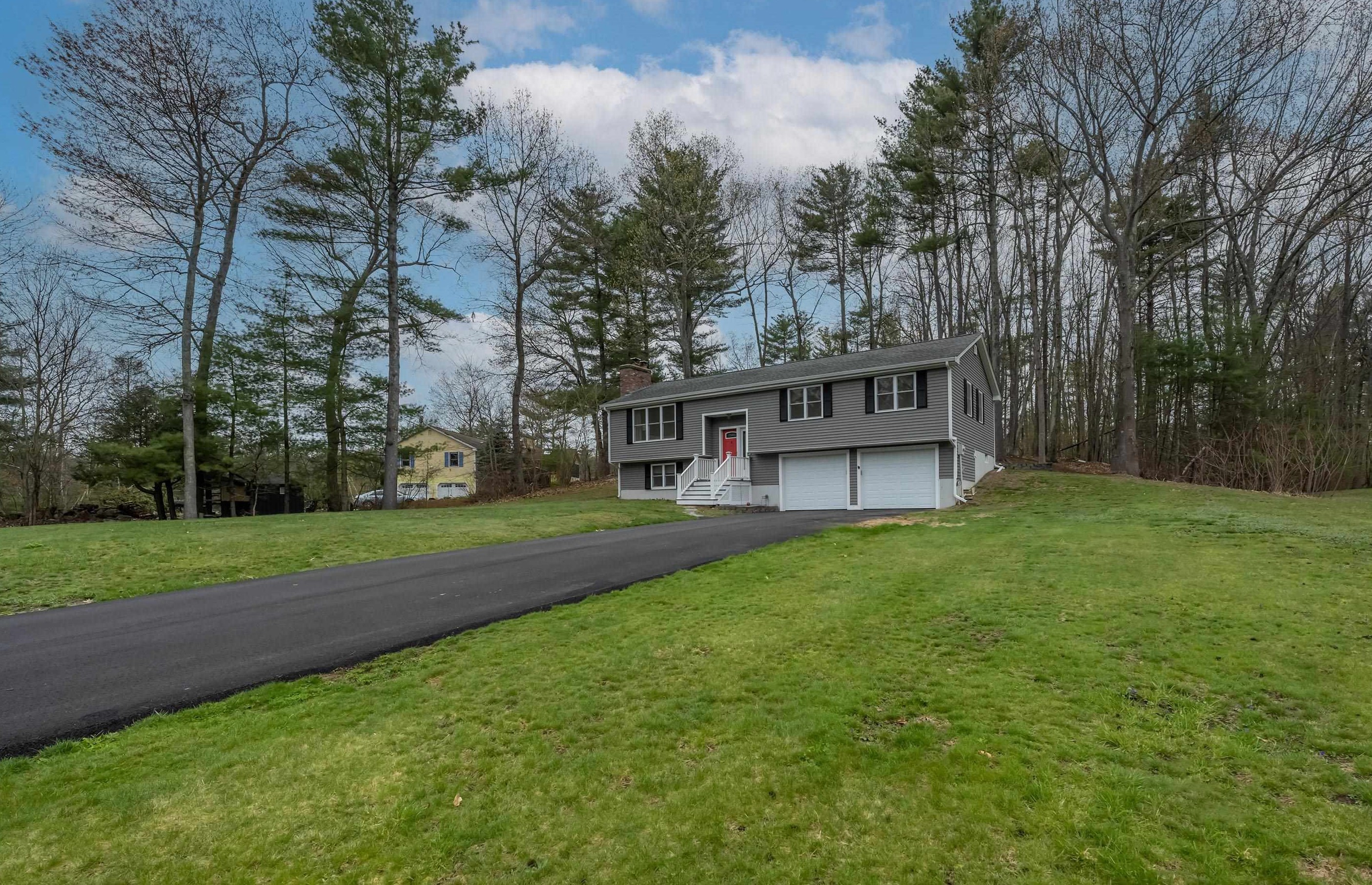 8 Oxbow Ln, Derry, NH 03038