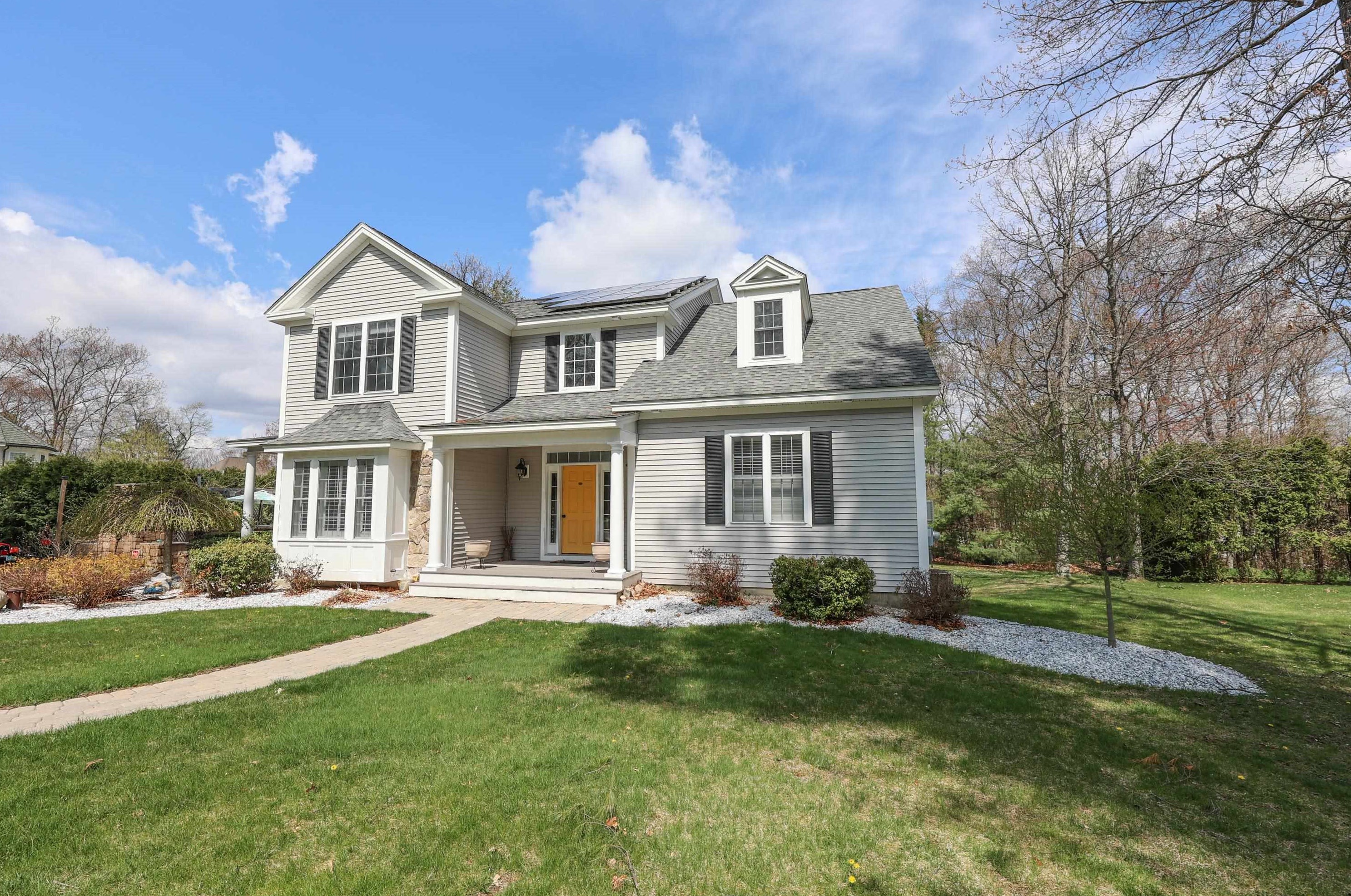 16 Welch Rd, Londonderry, NH 03053