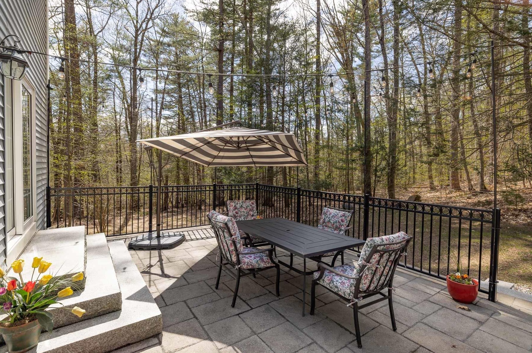 10 Easton Hill Ln, Stratham, NH 03885
