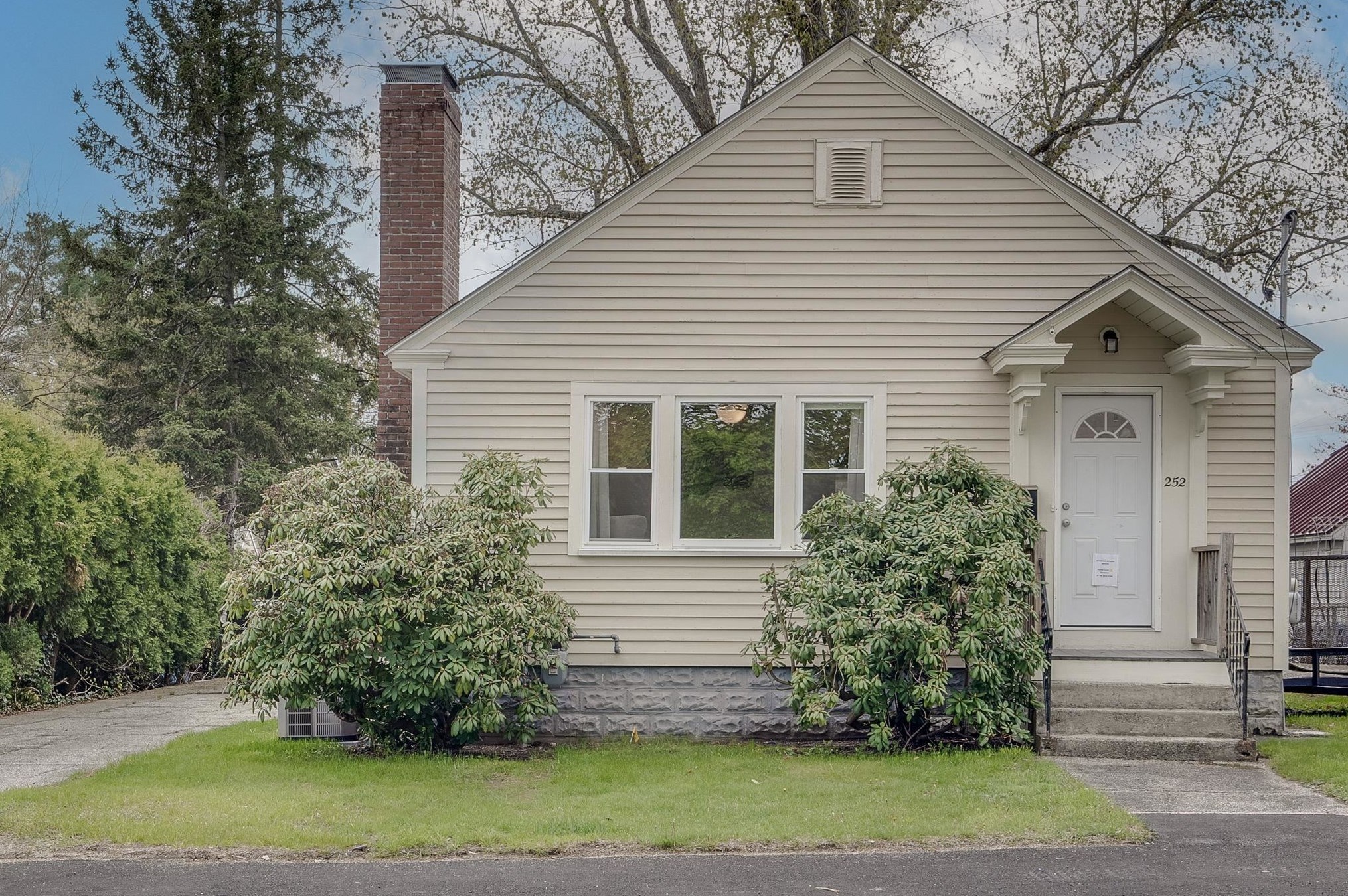 252 Lake St, Nashua, NH 03060