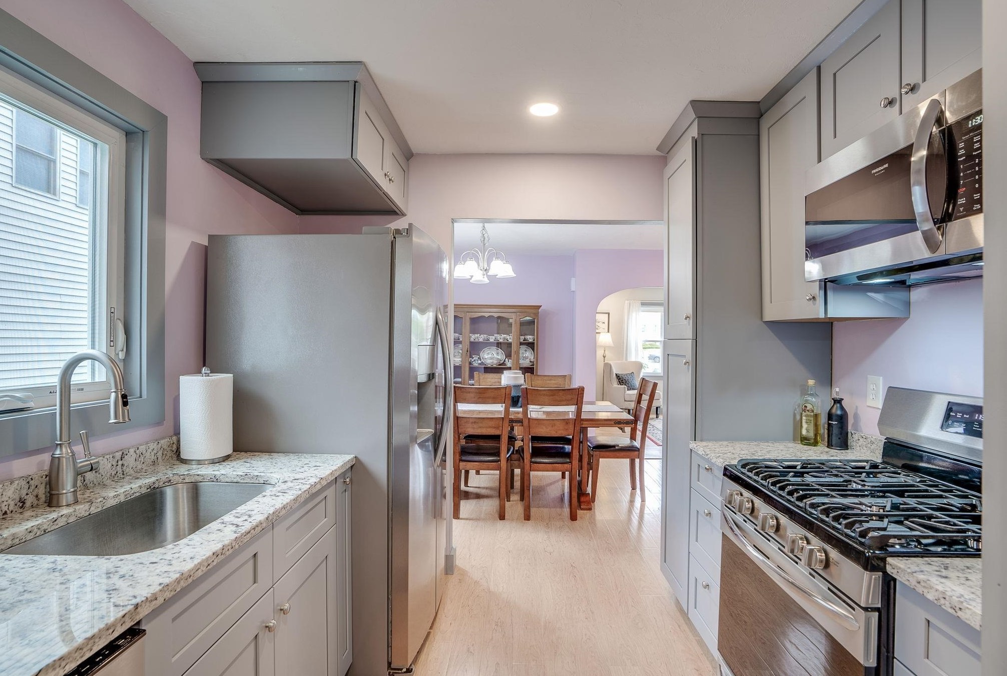 252 Lake St, Nashua NH  03060-4133 exterior