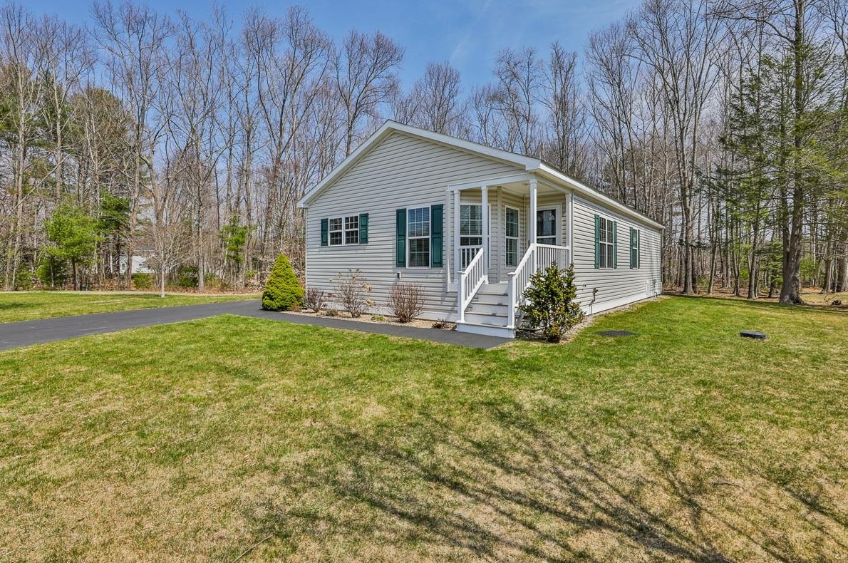 54 Aspen Way, North Hampton, NH 03862
