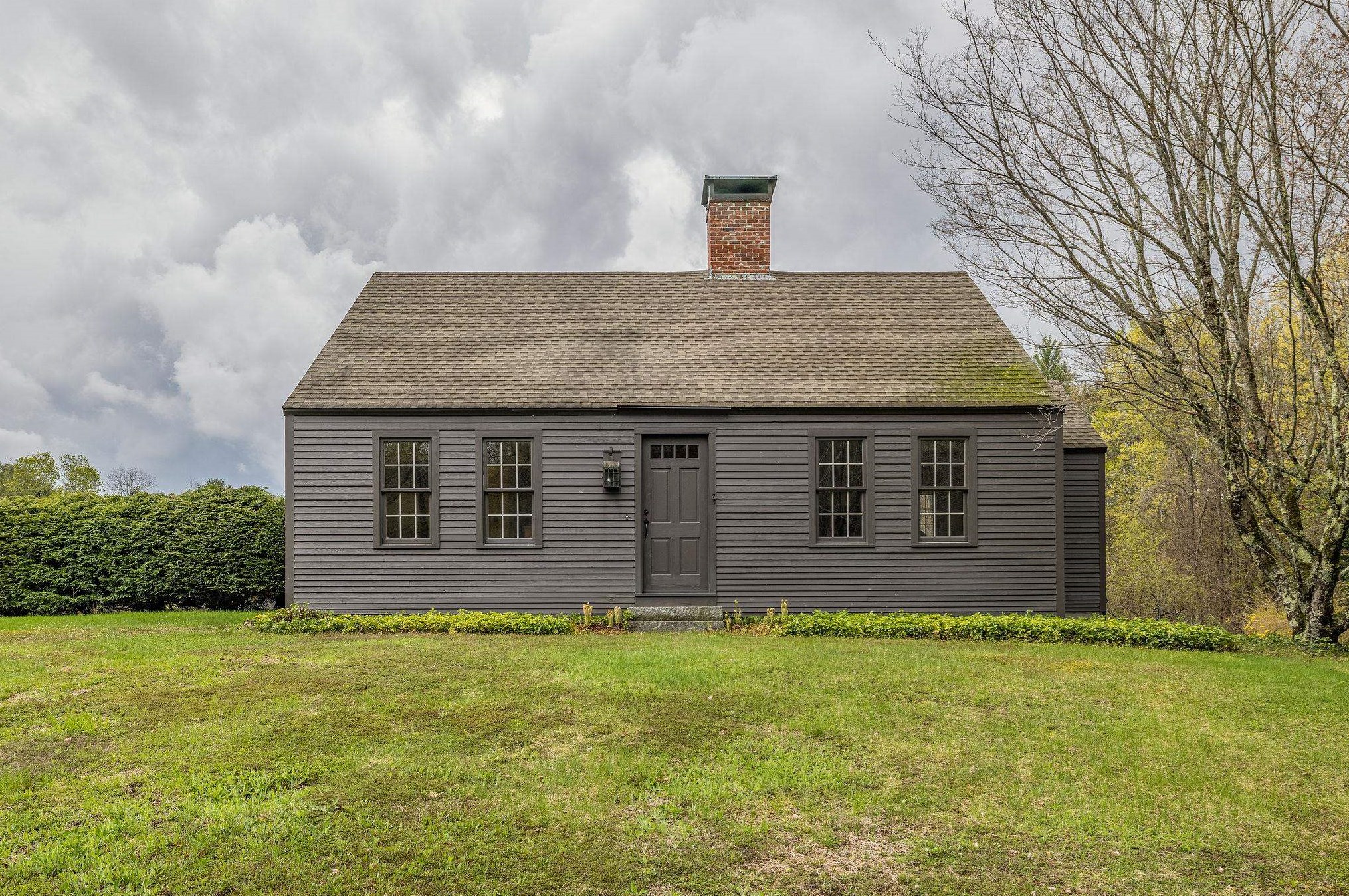 99 Gage Hill Rd, Hopkinton, NH 03229