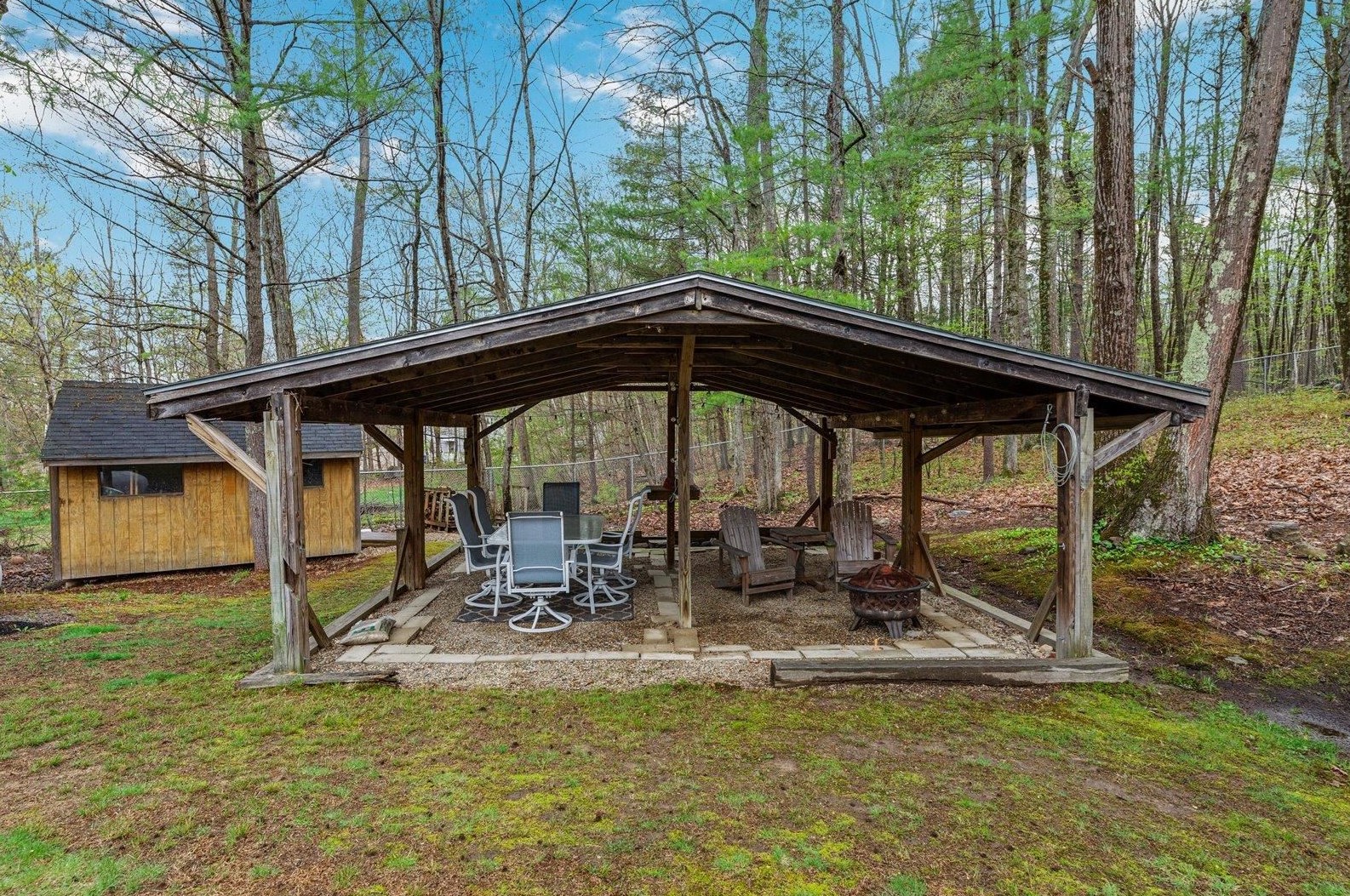 57 Kienia Rd, Hudson NH  03051-3146 exterior