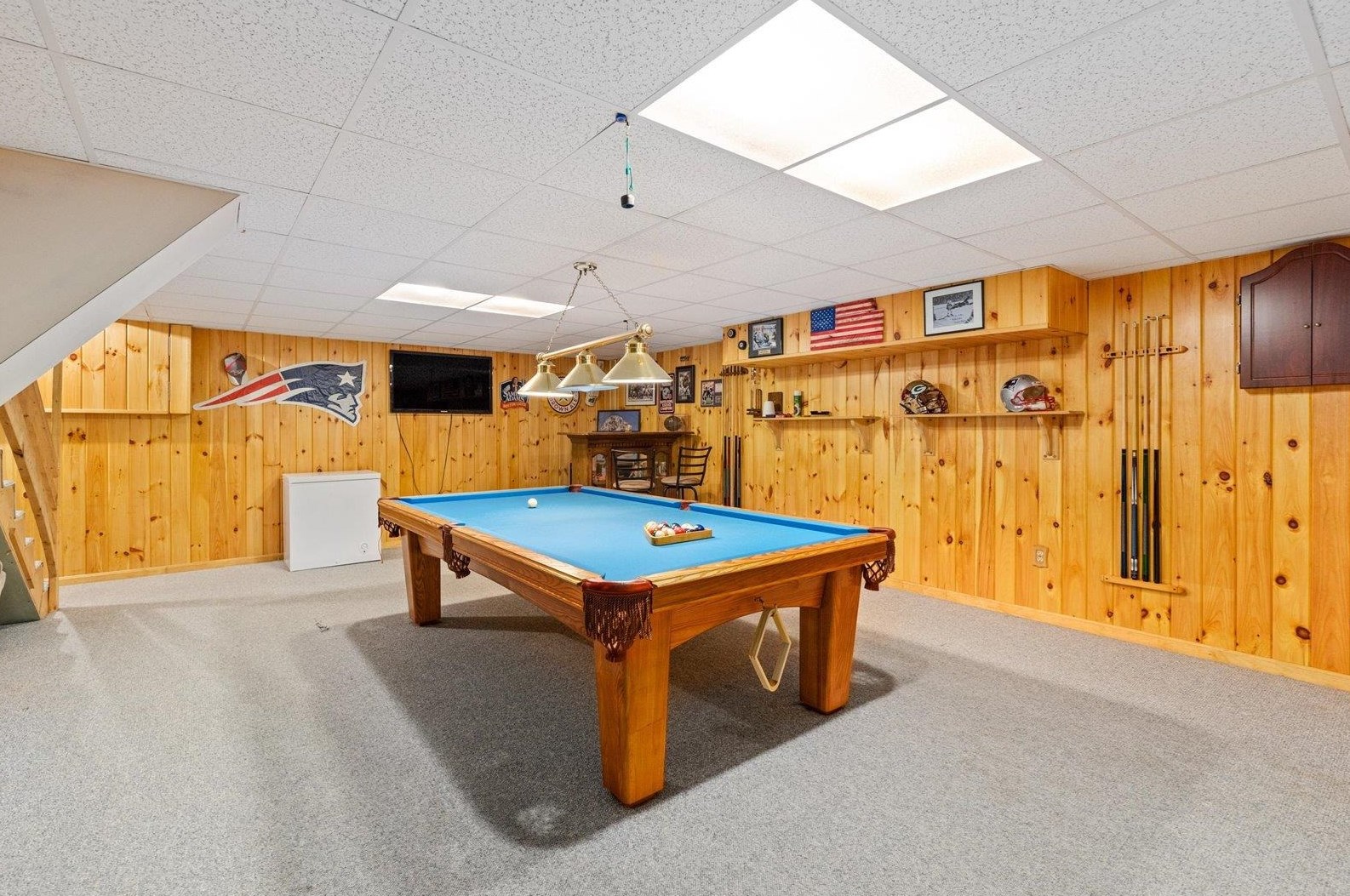 57 Kienia Rd, Hudson NH  03051-3146 exterior