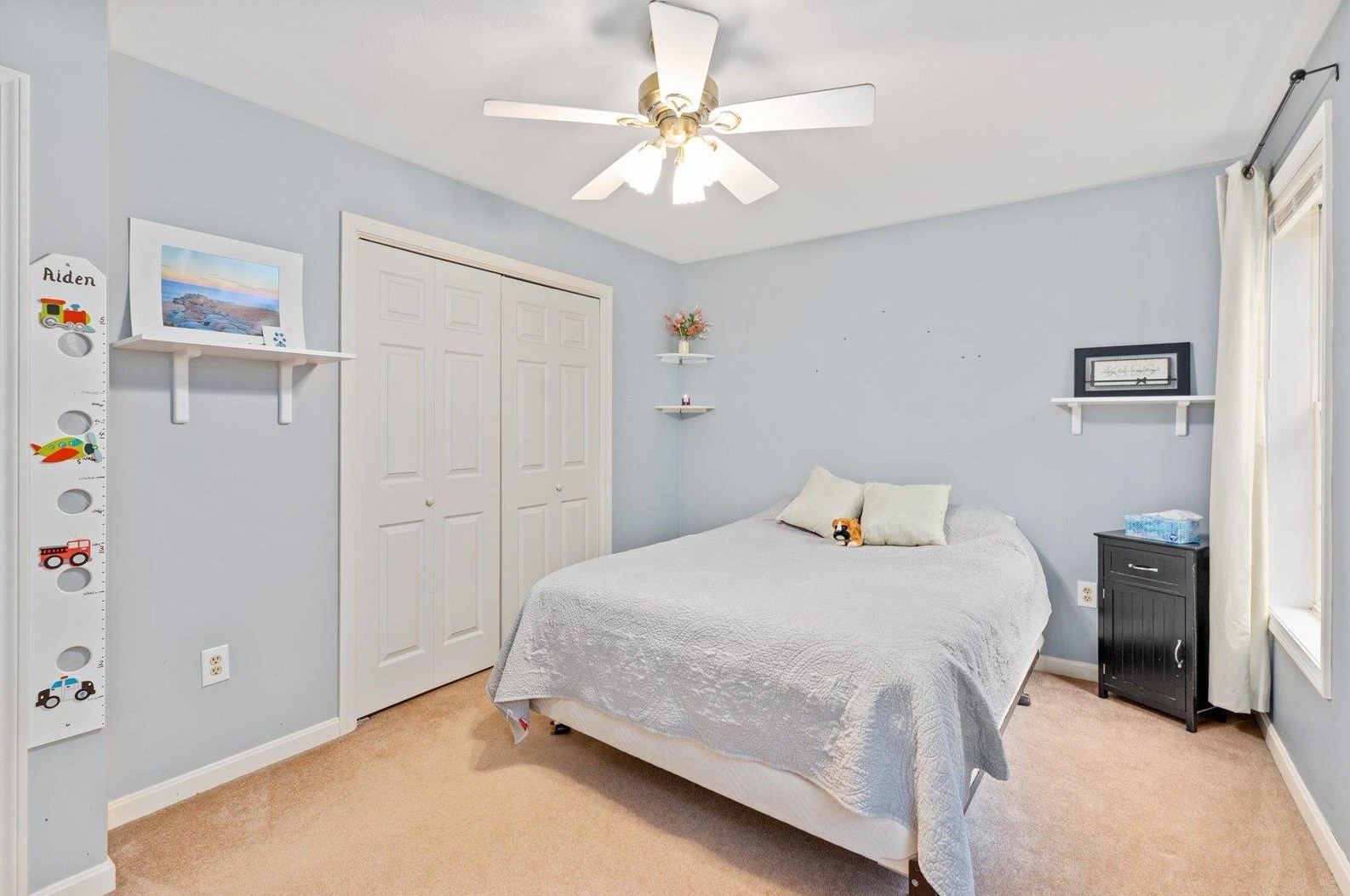 57 Kienia Rd, Hudson NH  03051-3146 exterior