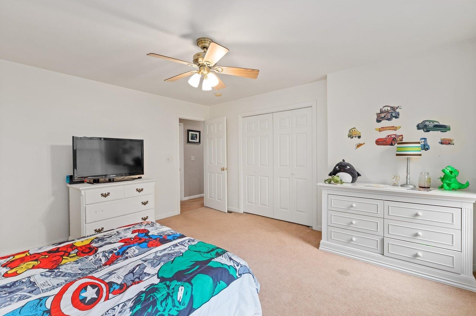 57 Kienia Rd, Hudson NH  03051-3146 exterior