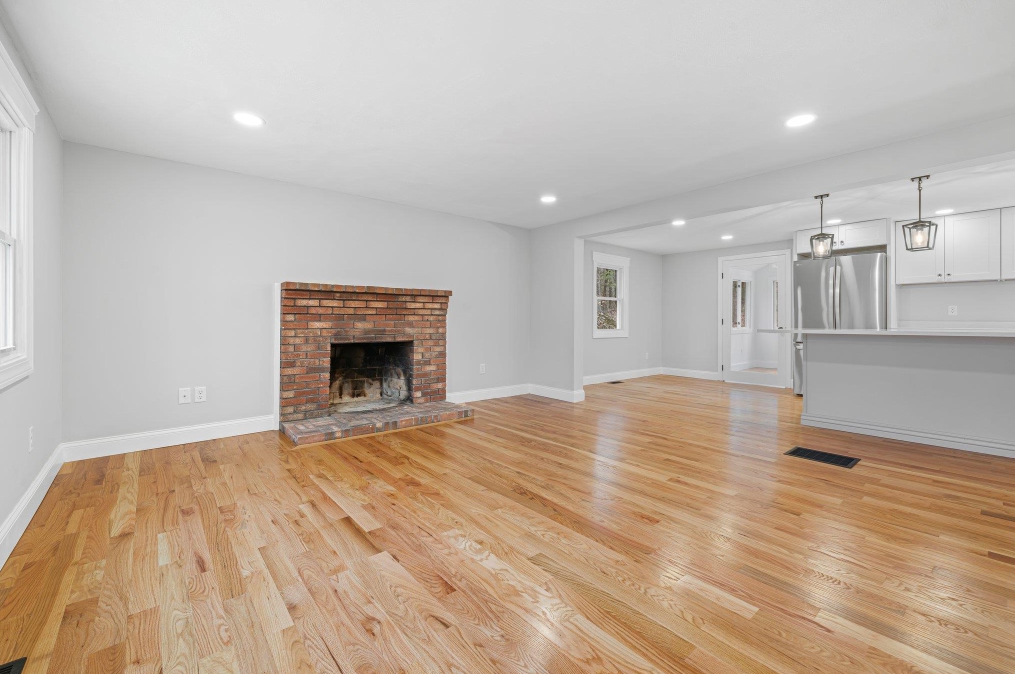 110 Londonderry Rd, Windham NH  03087-1118 exterior