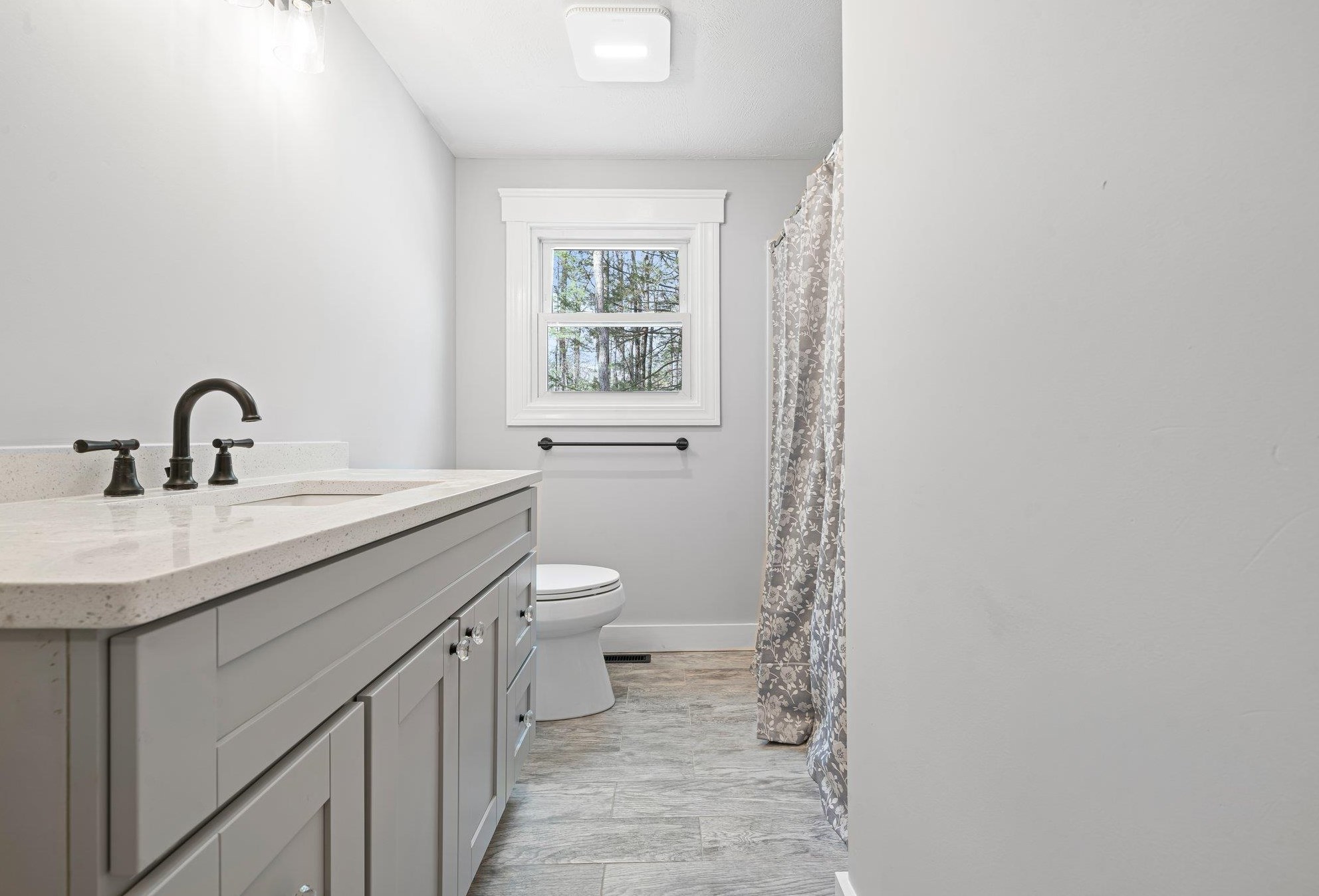 110 Londonderry Rd, Windham NH  03087-1118 exterior