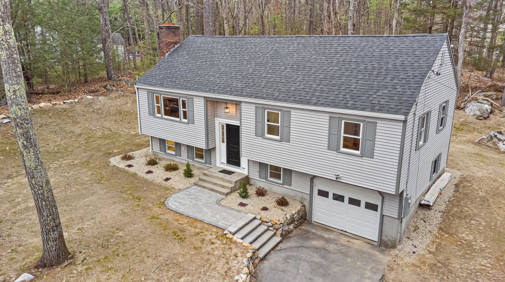 110 Londonderry Rd, Windham NH  03087-1118 exterior