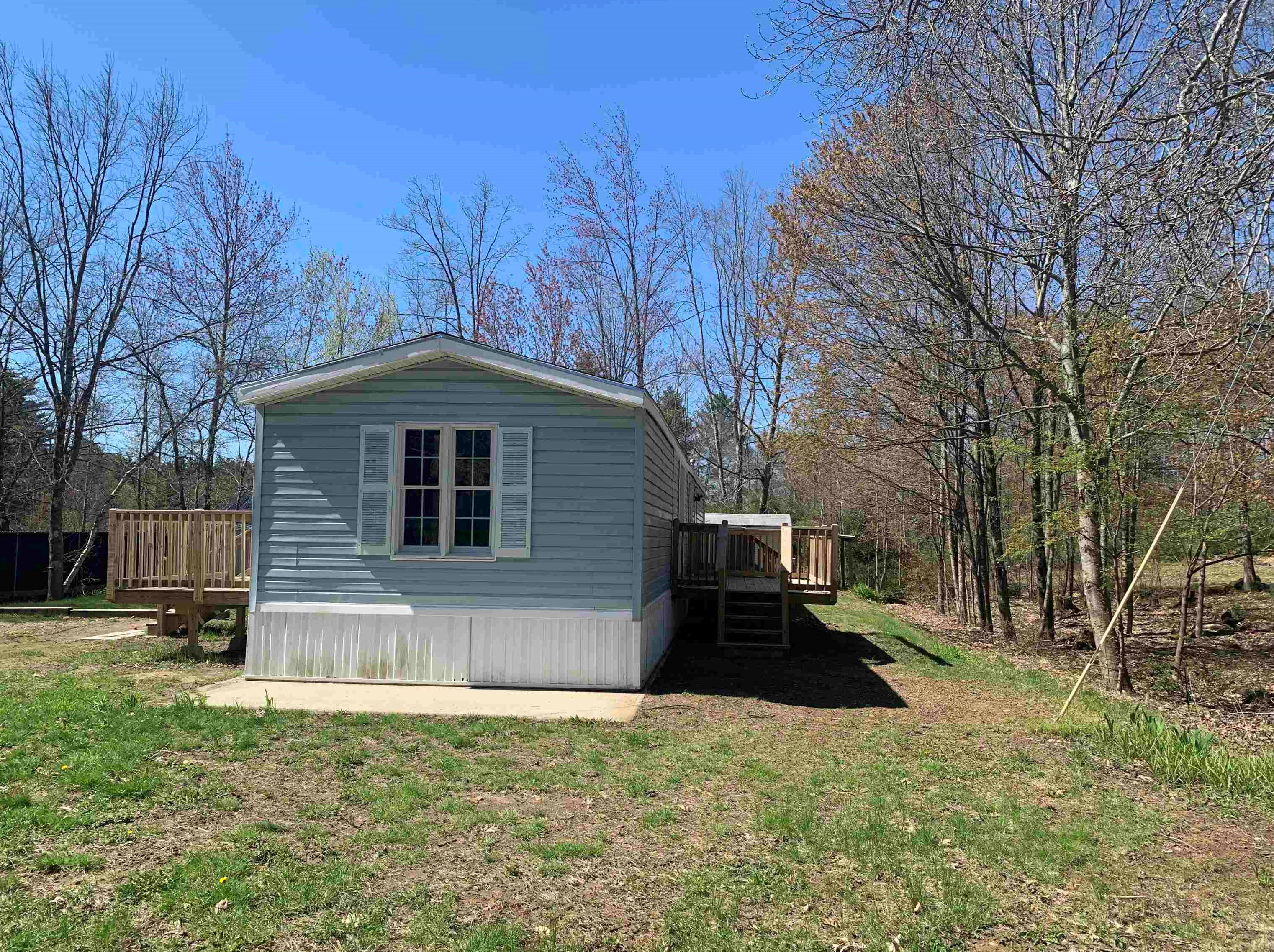 8 2nd St, Lebanon, ME 04027