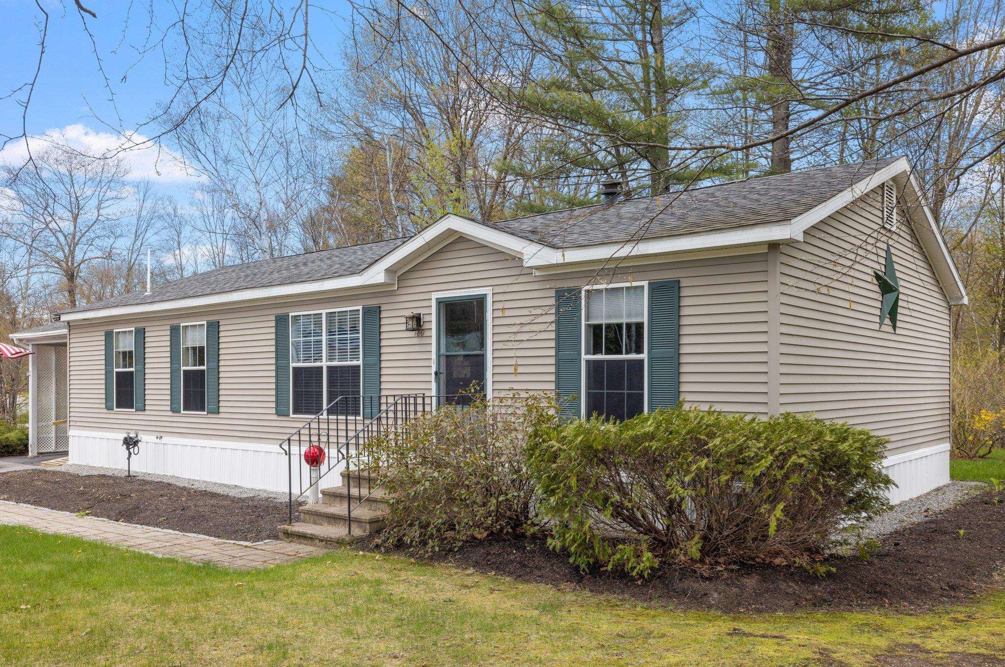180 Tucker Dr, Hopkinton, NH 03229