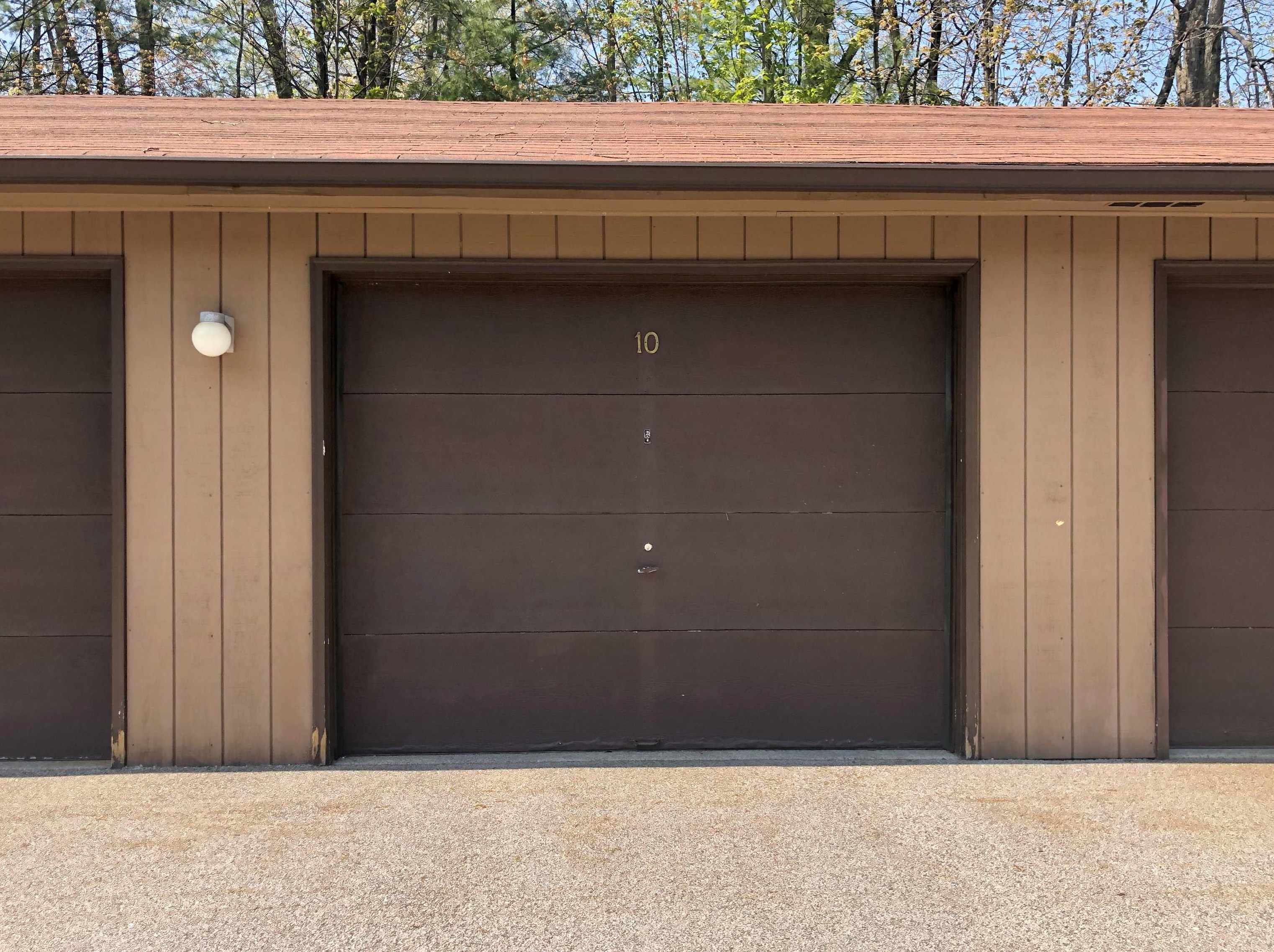 10 Essex Green Ct, Merrimack NH  03054-3450 exterior