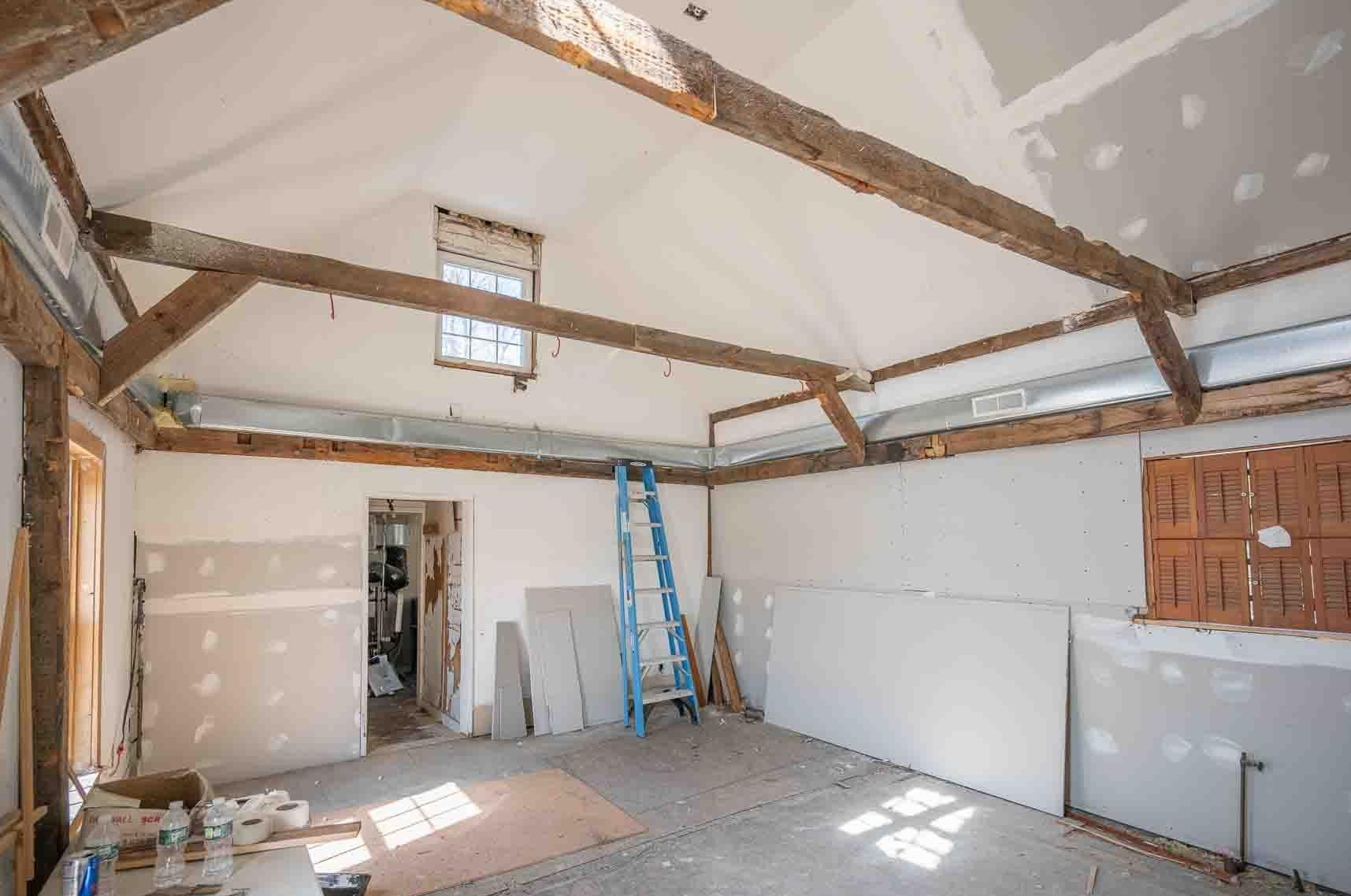 2024 Candia Rd, Manchester NH 03109-5701 exterior