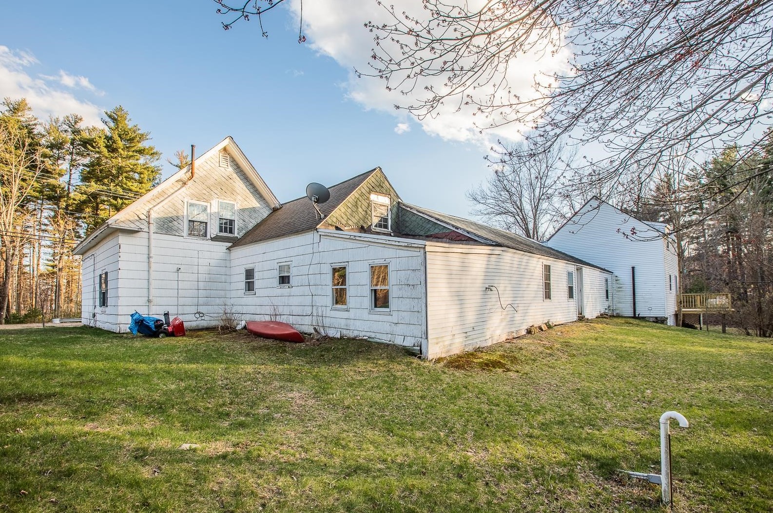 2024 Candia Rd, Manchester NH 03109-5701 exterior