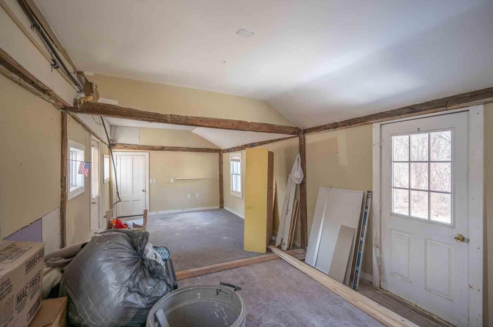 2024 Candia Rd, Manchester NH 03109-5701 exterior