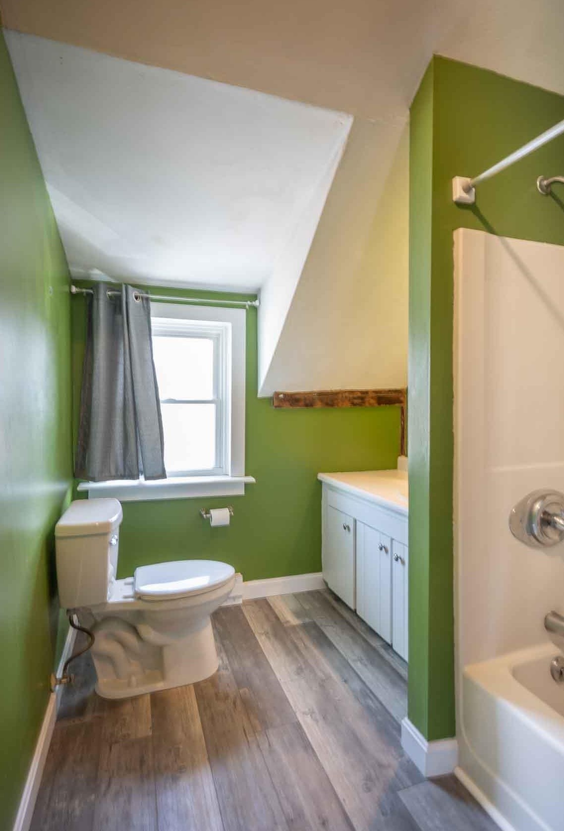 2024 Candia Rd, Manchester NH 03109-5701 exterior