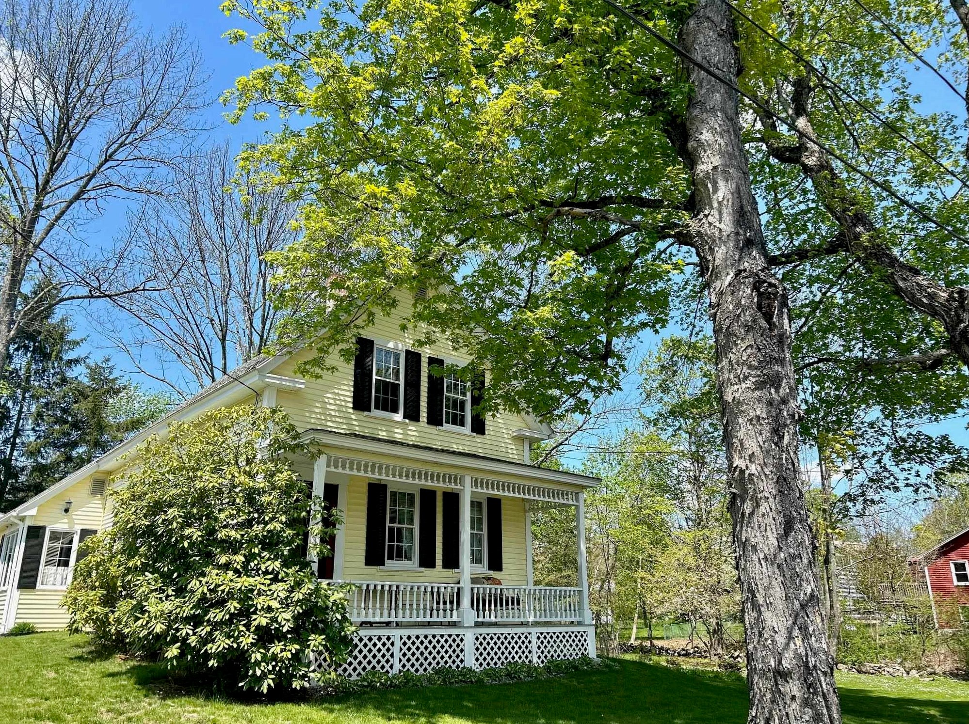 22 Cate St, Epping, NH 03042-2402