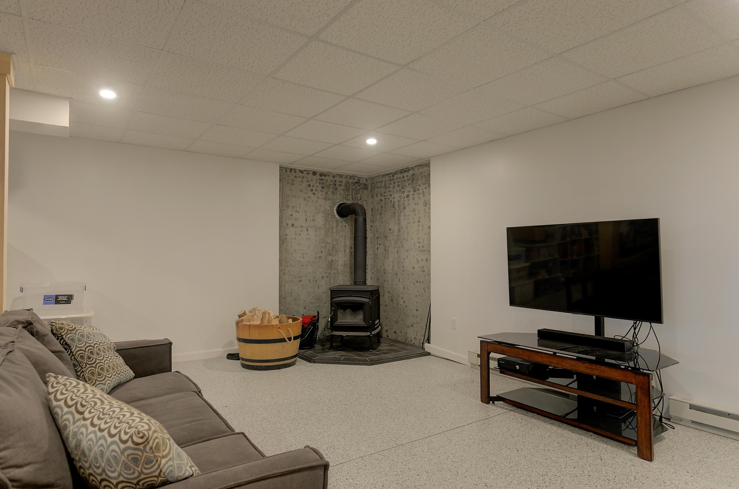 579 Beach Pond Rd, Tuftonboro NH  03894-4861 exterior