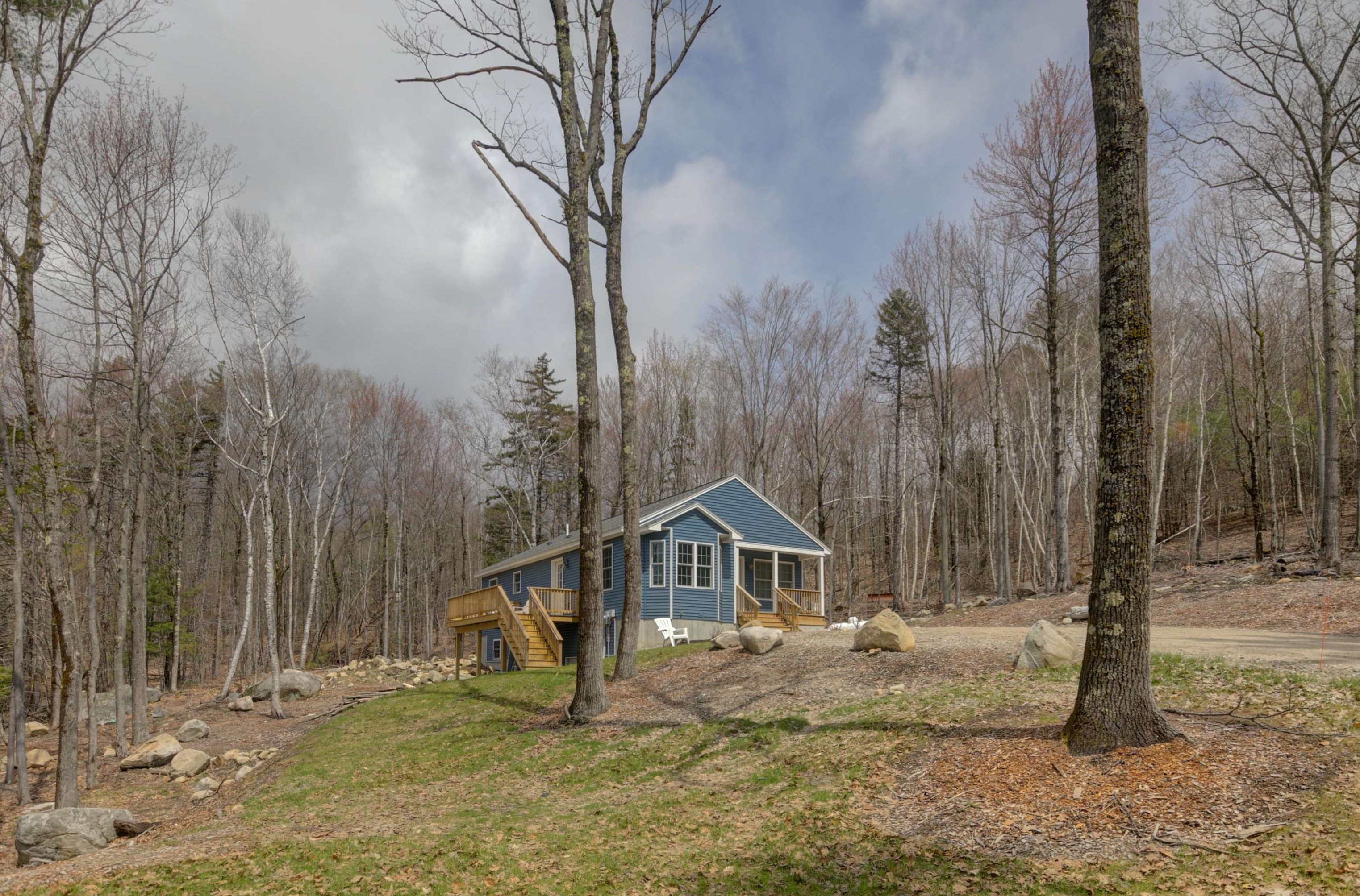 579 Beach Pond Rd, Tuftonboro, NH 03894-4861