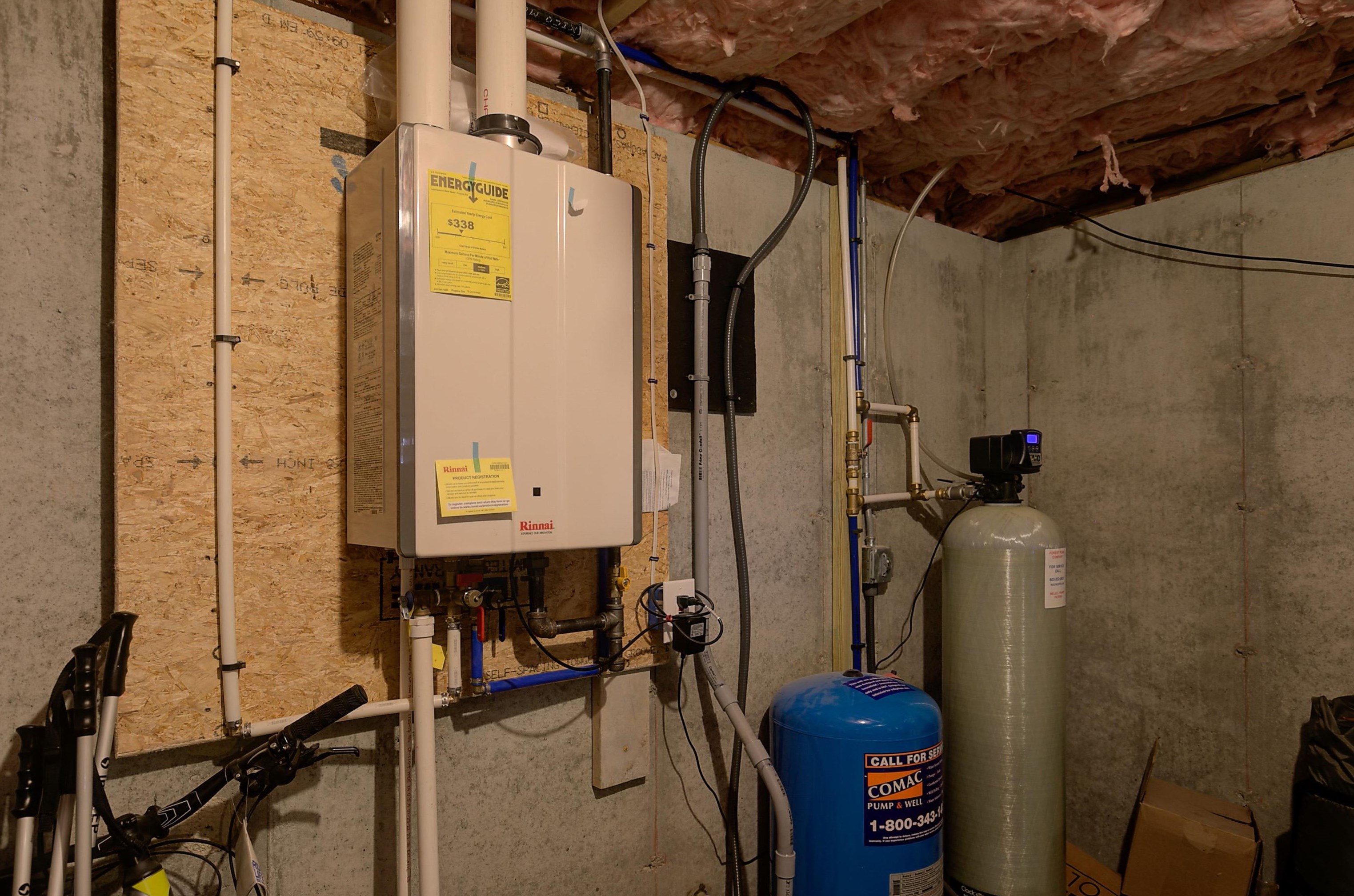 579 Beach Pond Rd, Tuftonboro NH  03894-4861 exterior