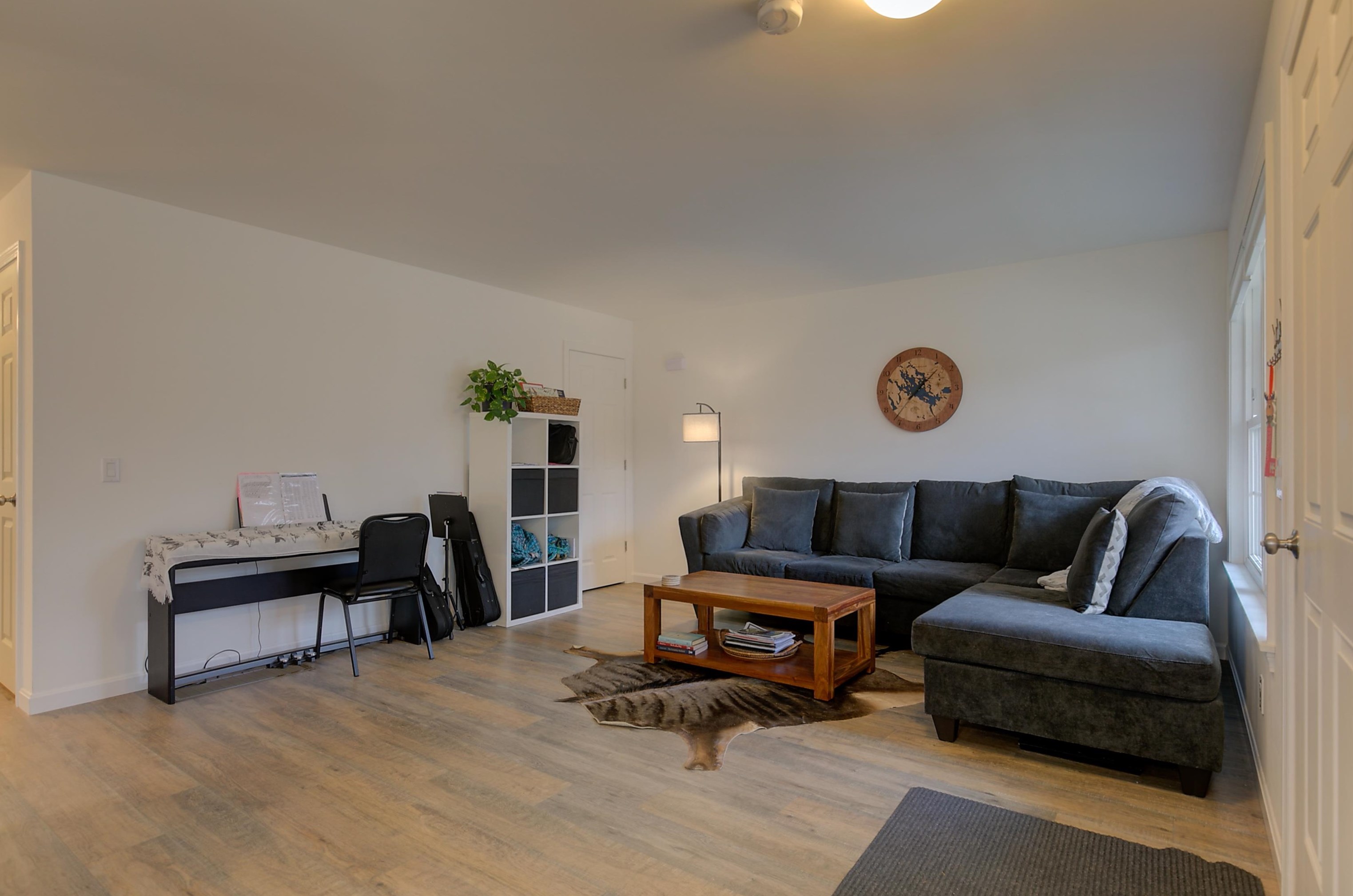 579 Beach Pond Rd, Tuftonboro NH  03894-4861 exterior