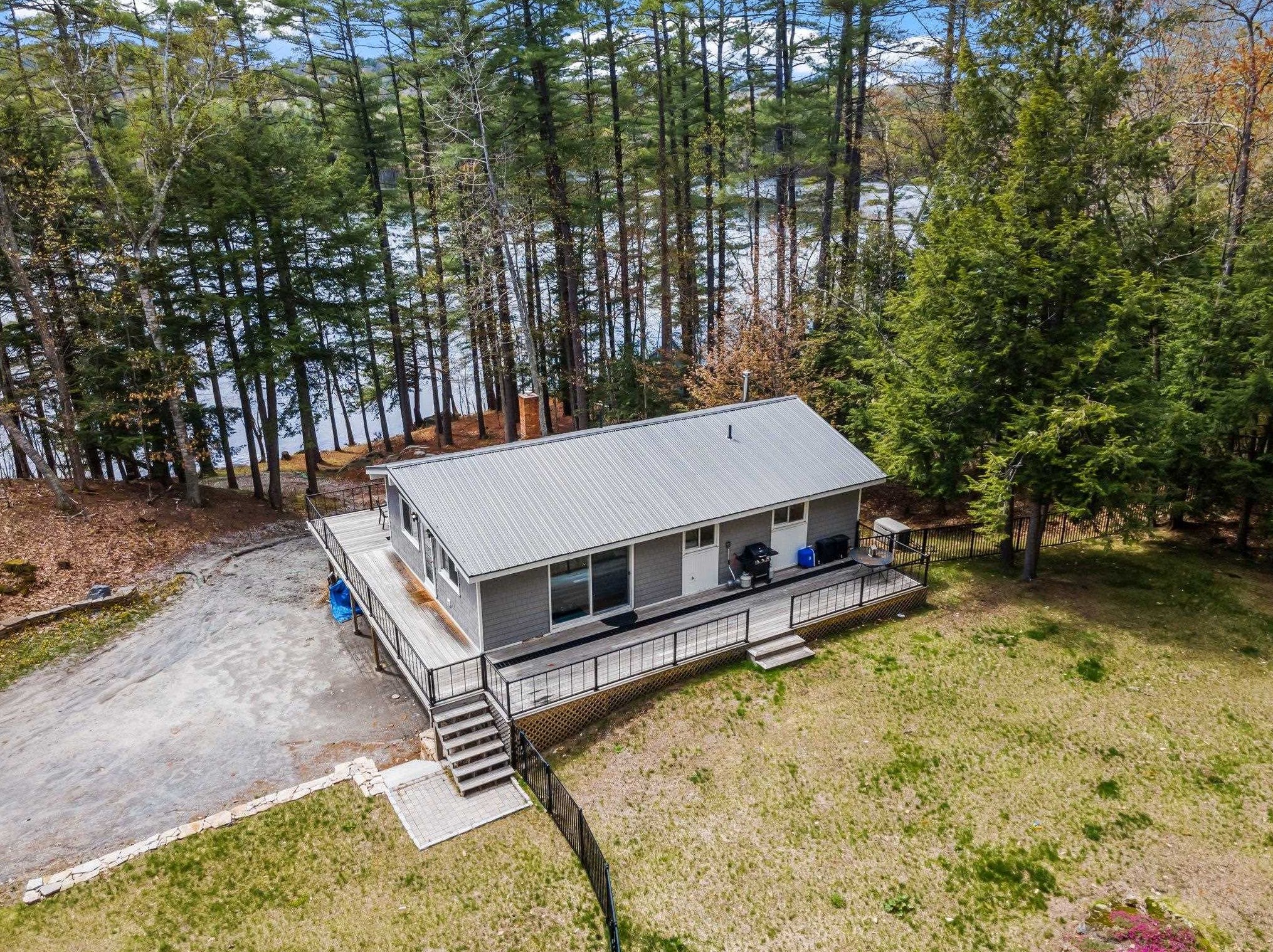 202 S Shore Dr, Hopkinton, NH 03229