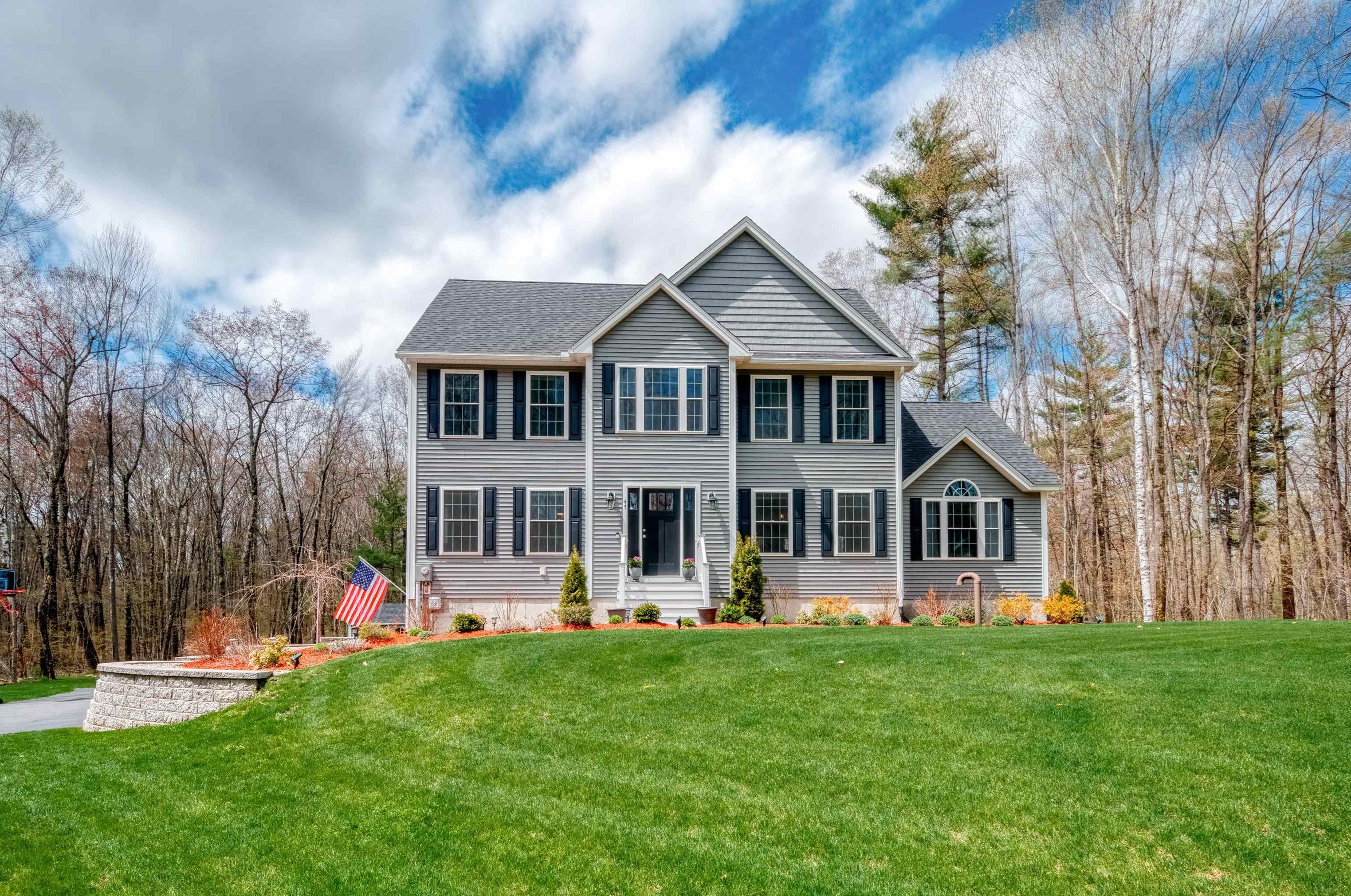 47 Floyd Rd, Derry, NH 03038