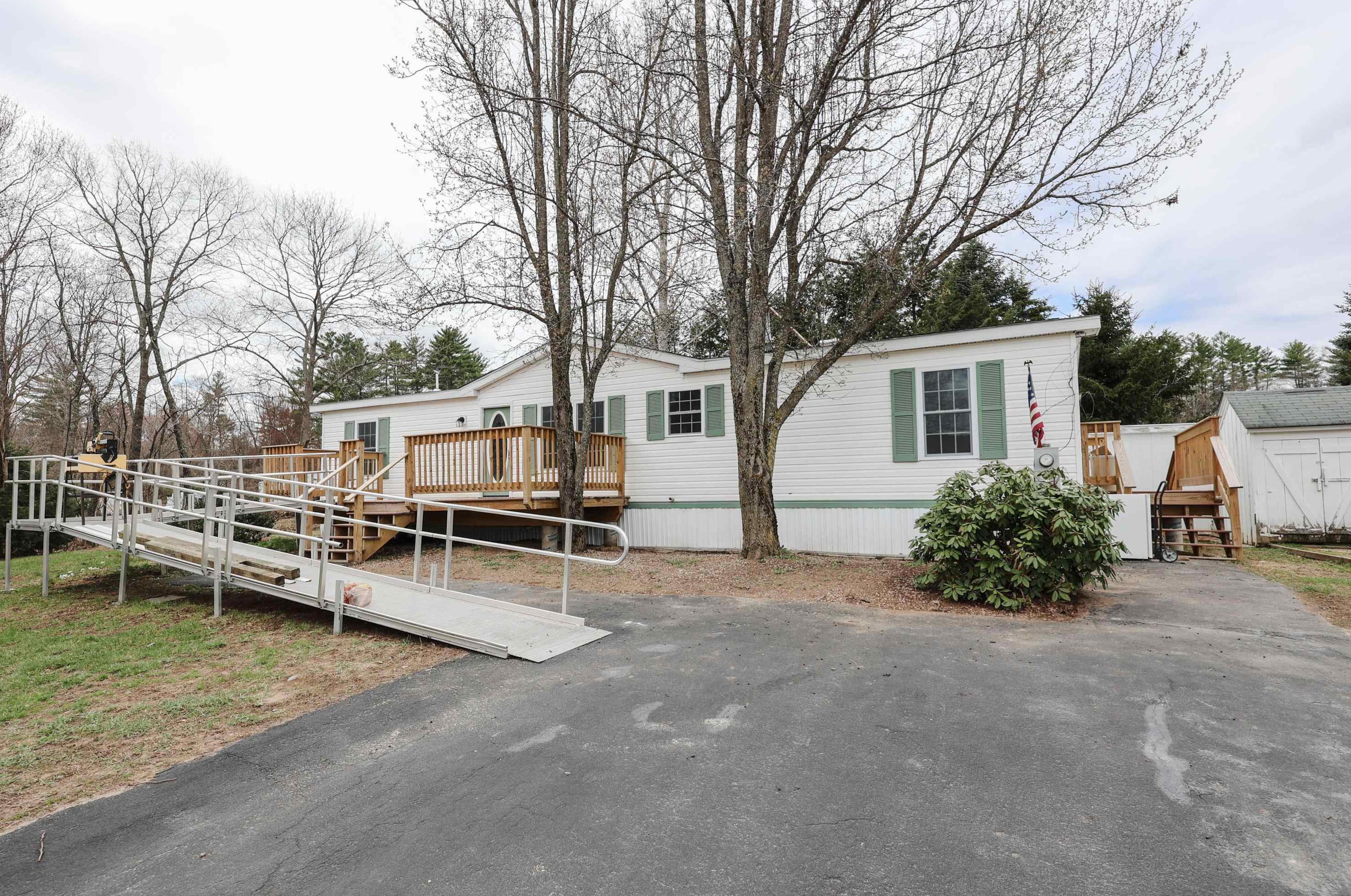 6 Lincoln St, Chichester, NH 03234