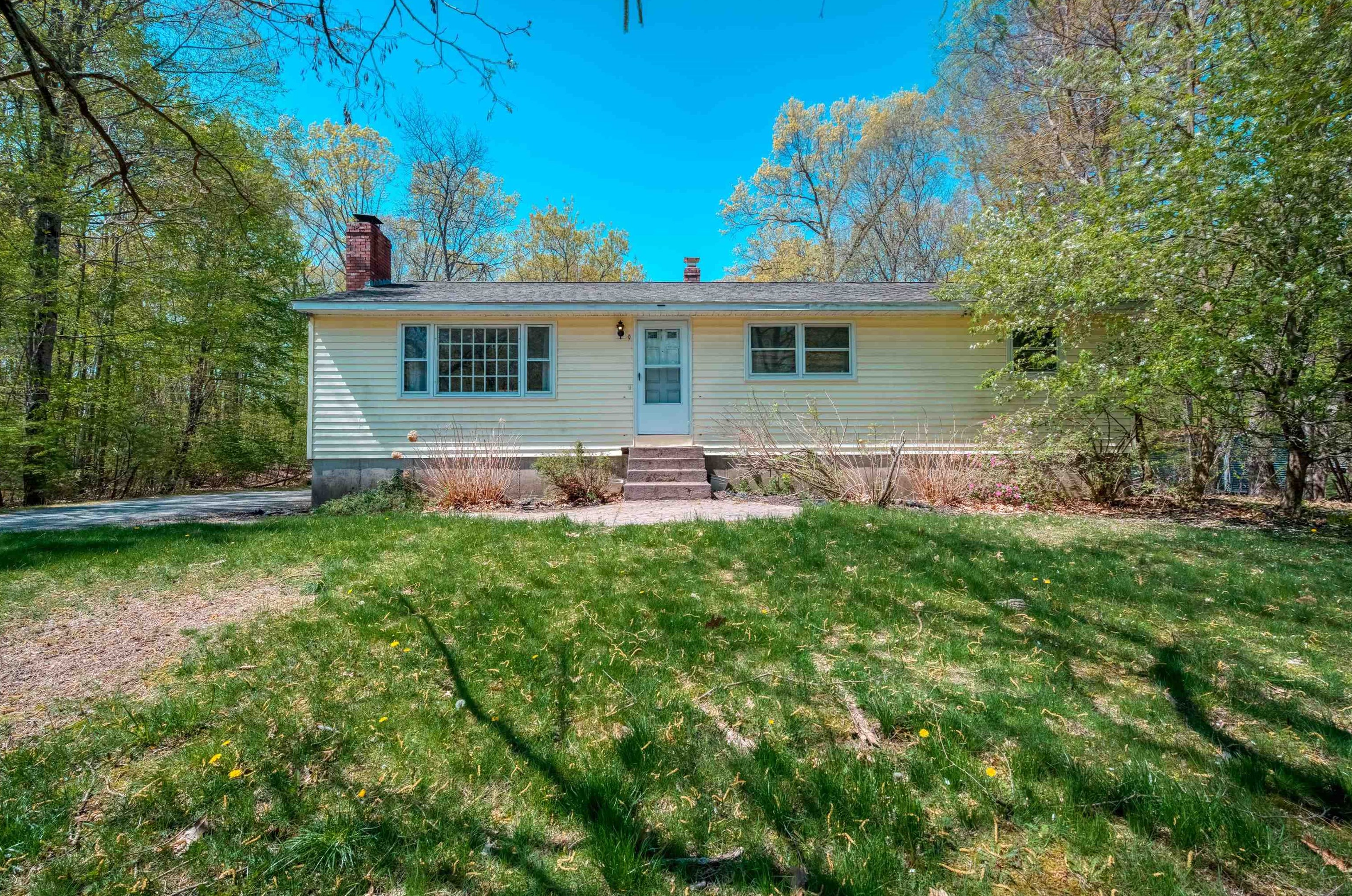 9 Old Coach Rd, Atkinson, NH 03811 exterior