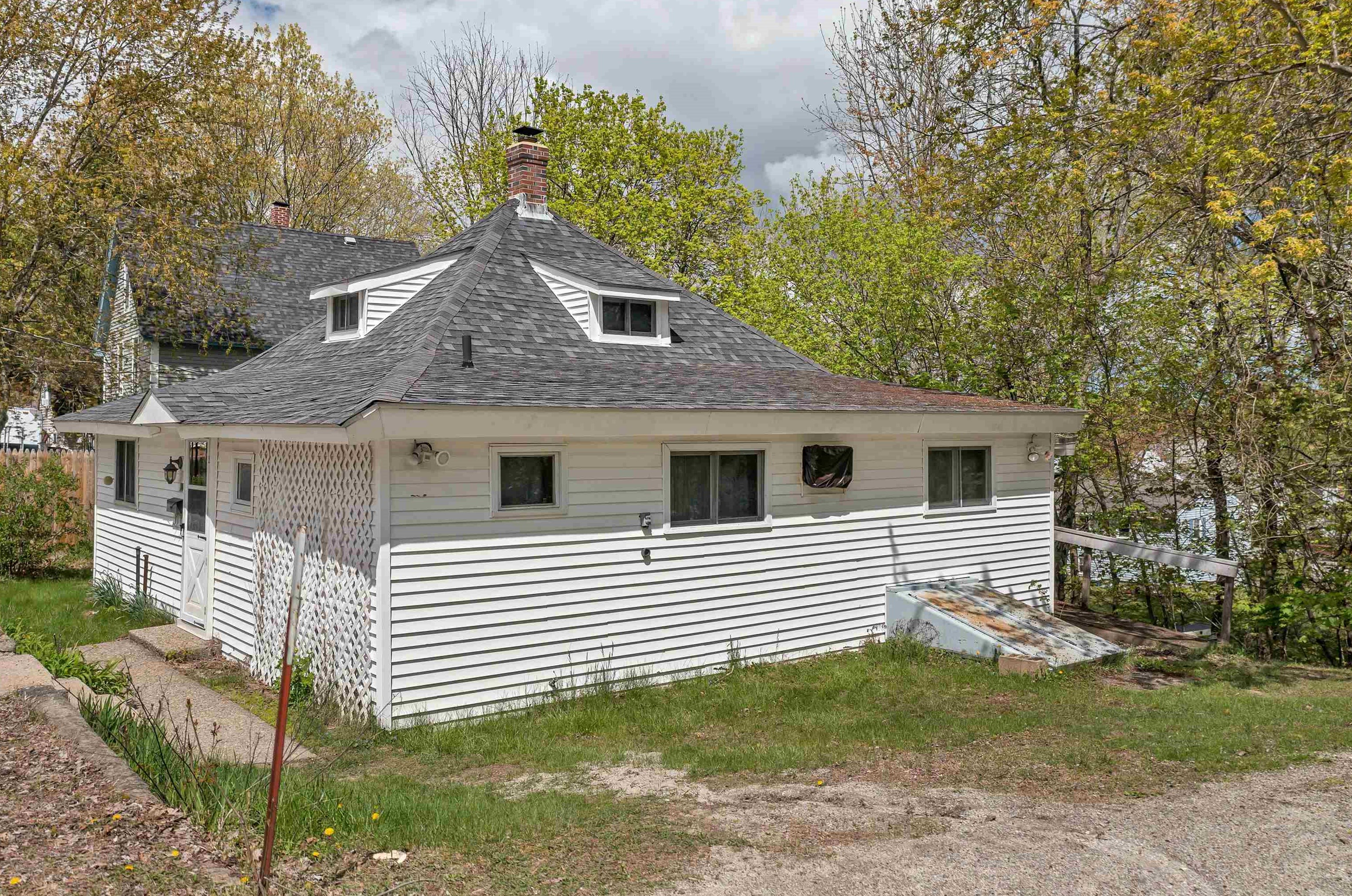 10 Lawrence St, Derry, NH 03038