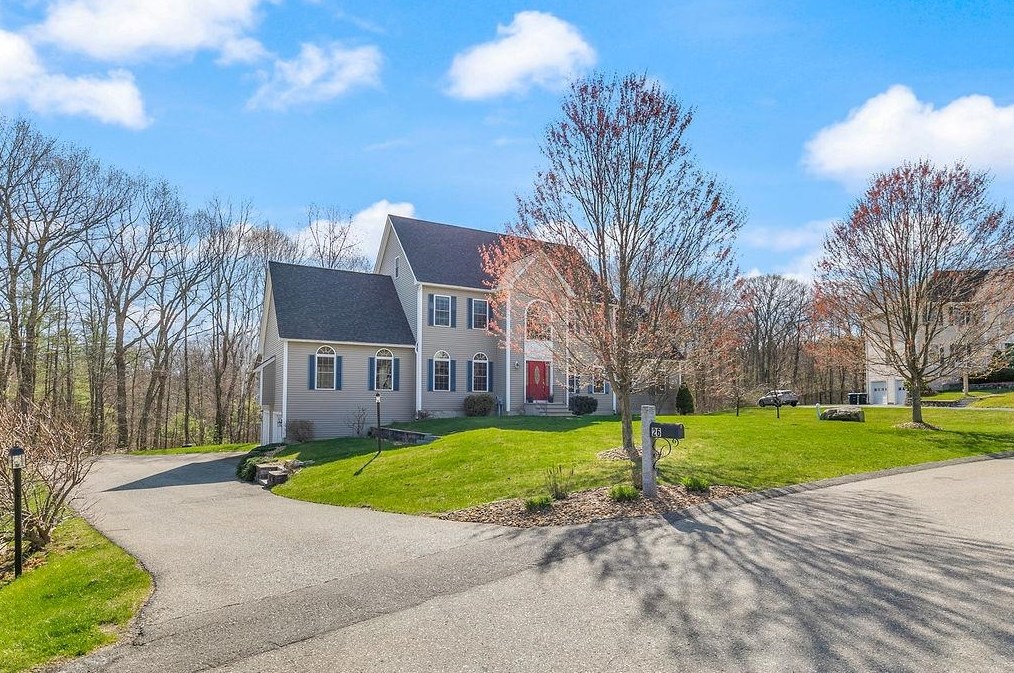 26 Gordon Ave, Salem, NH 03079