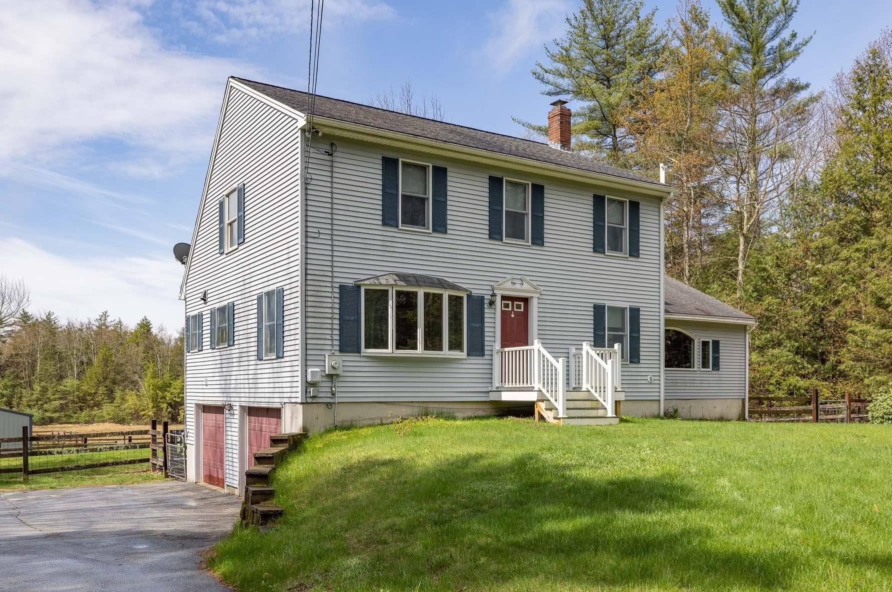 1005 Salmon Falls Rd, Rochester, NH 03868-5706
