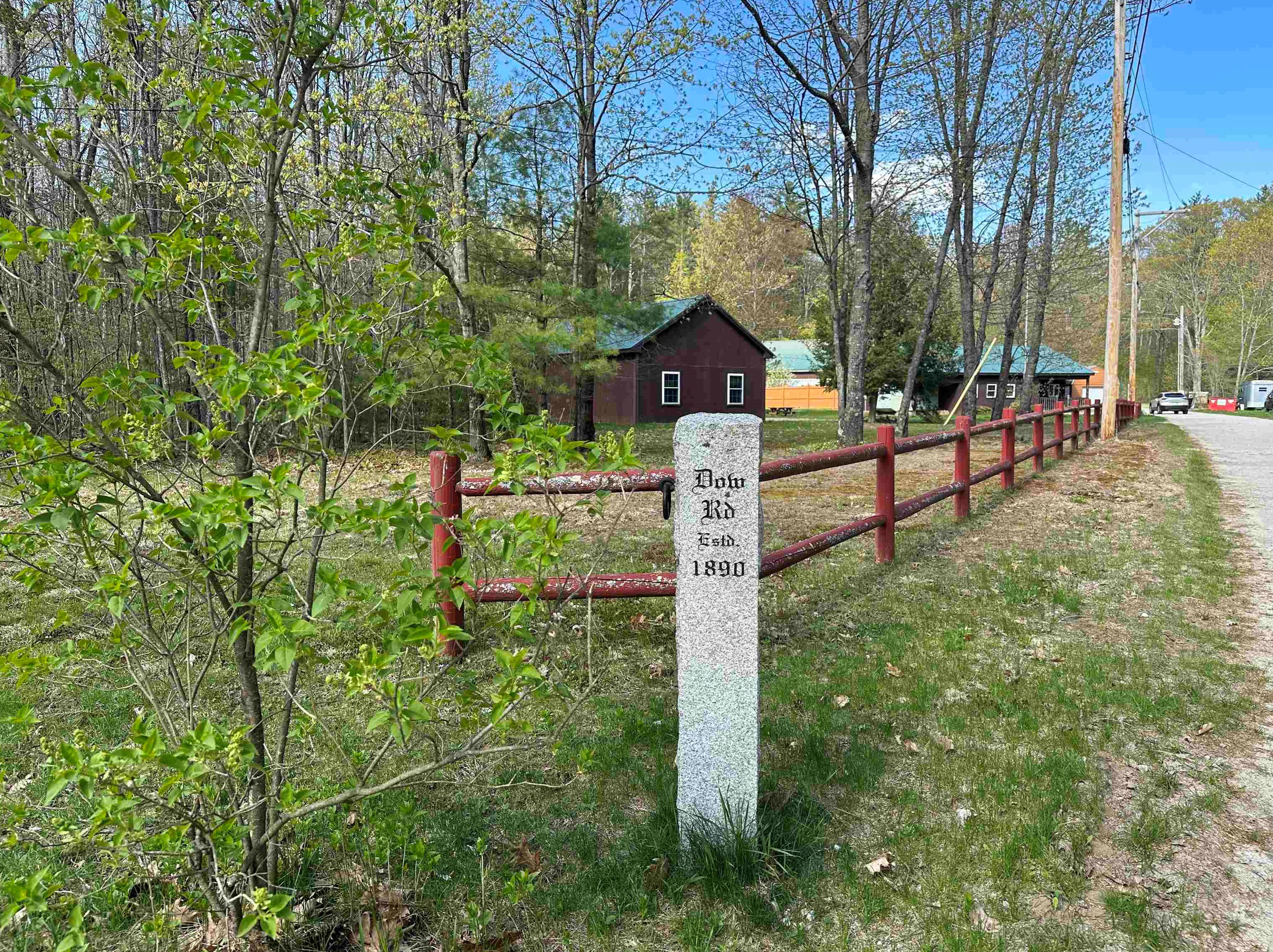 33 Dow Rd, Chichester, NH 03234