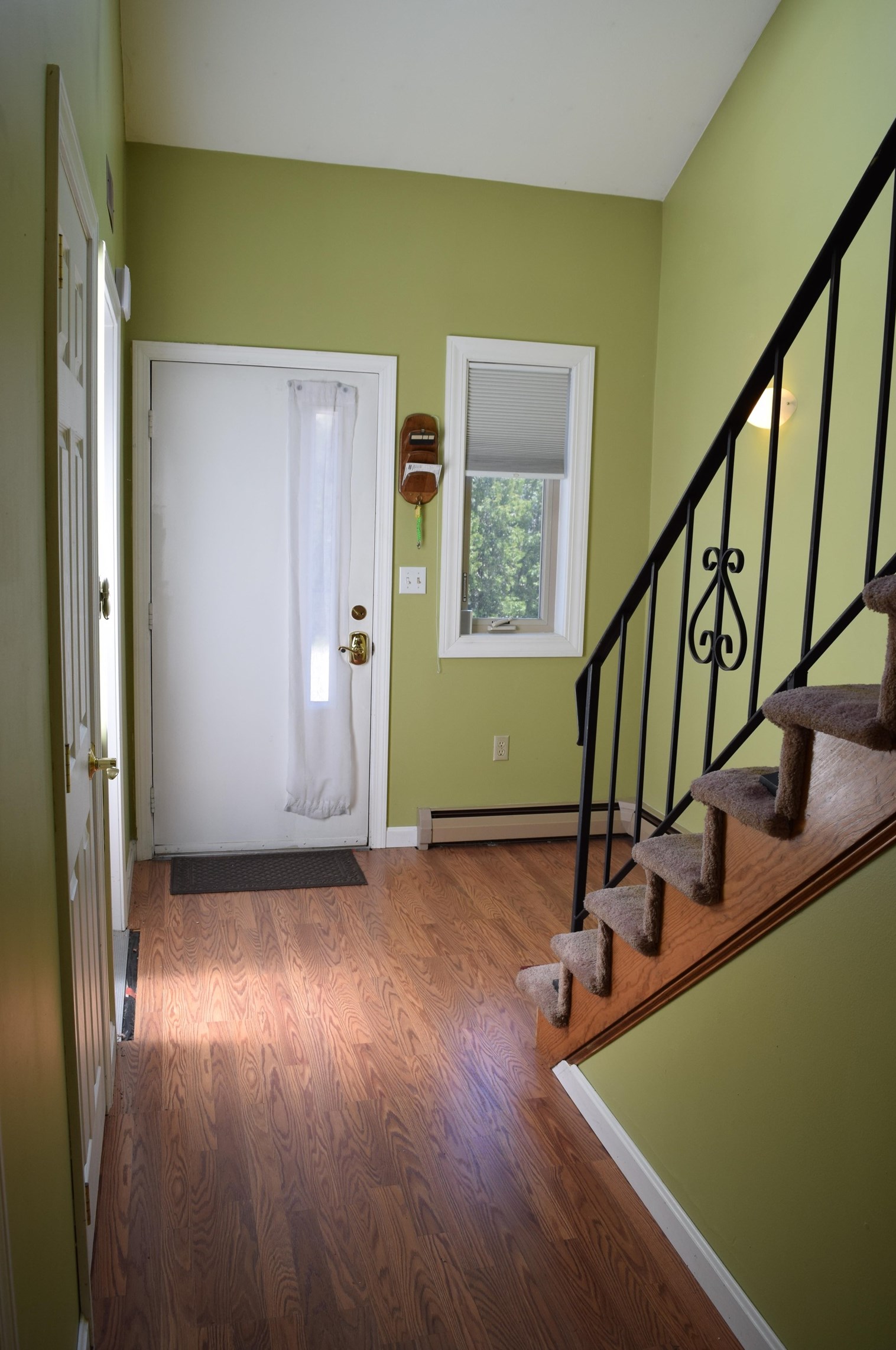 44 Tideview Dr, Dover, NH 03820