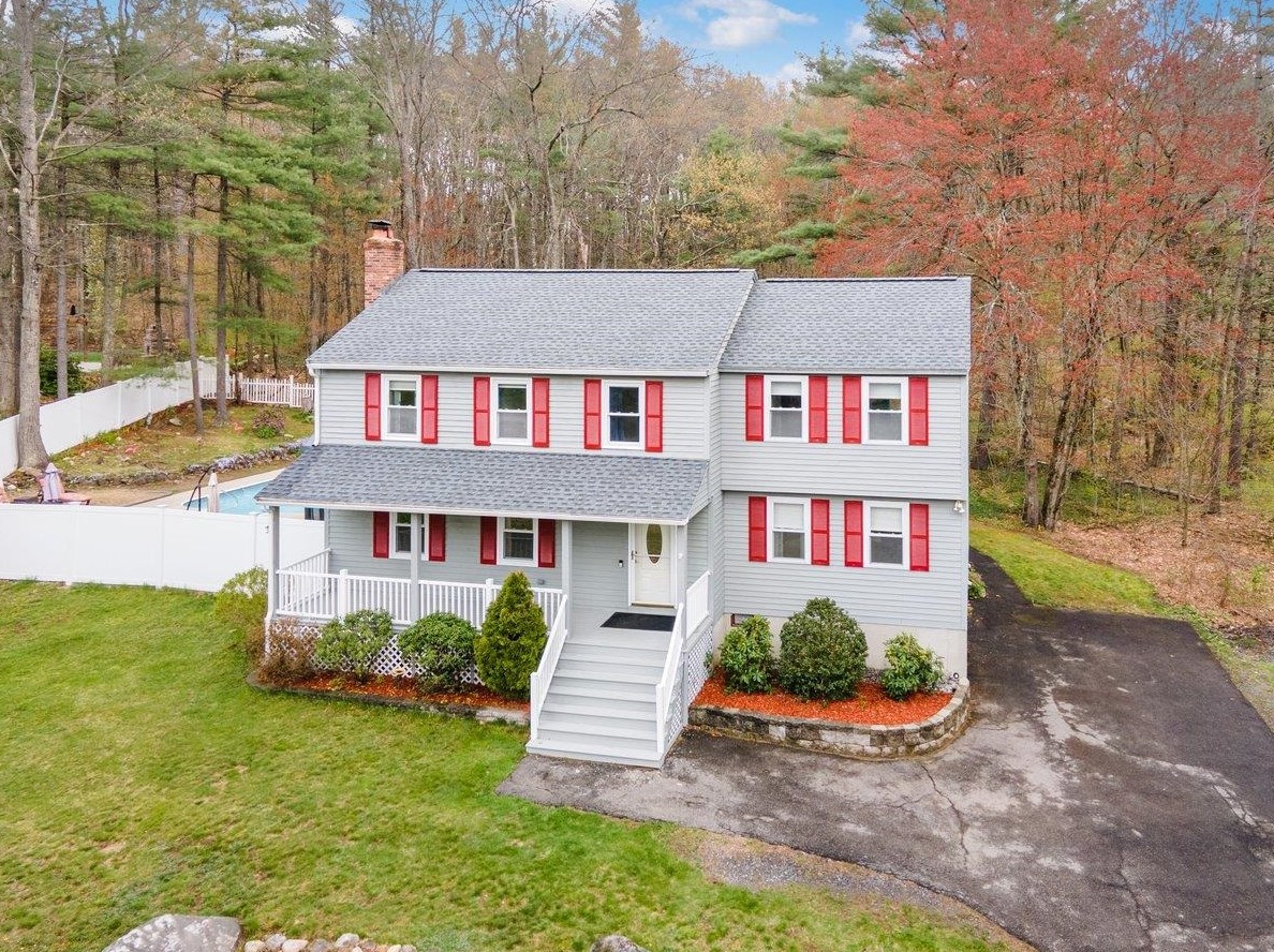24 Severance Dr, Londonderry, NH 03053