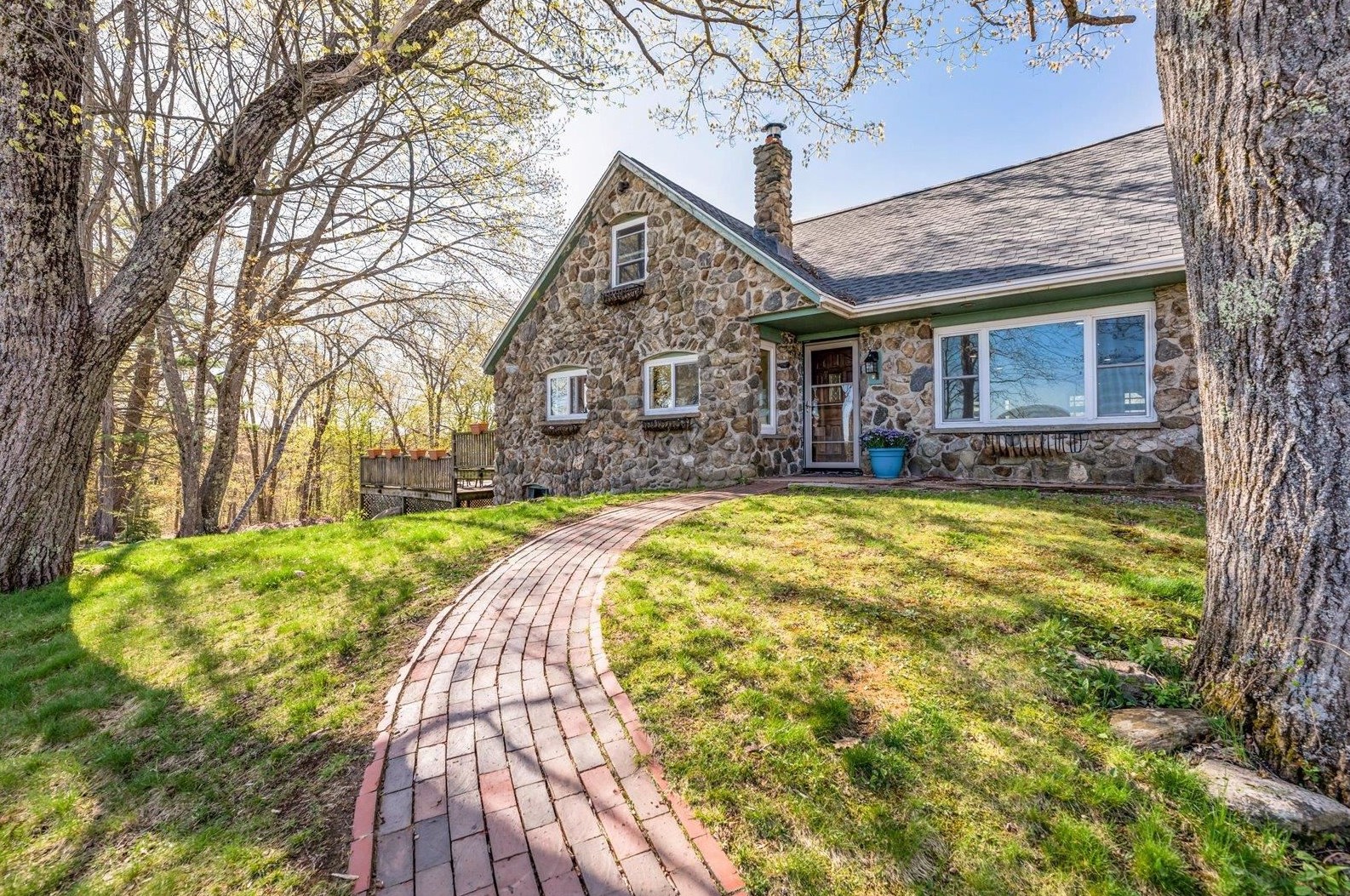 11 Hughgill Rd, Rindge, NH 03461