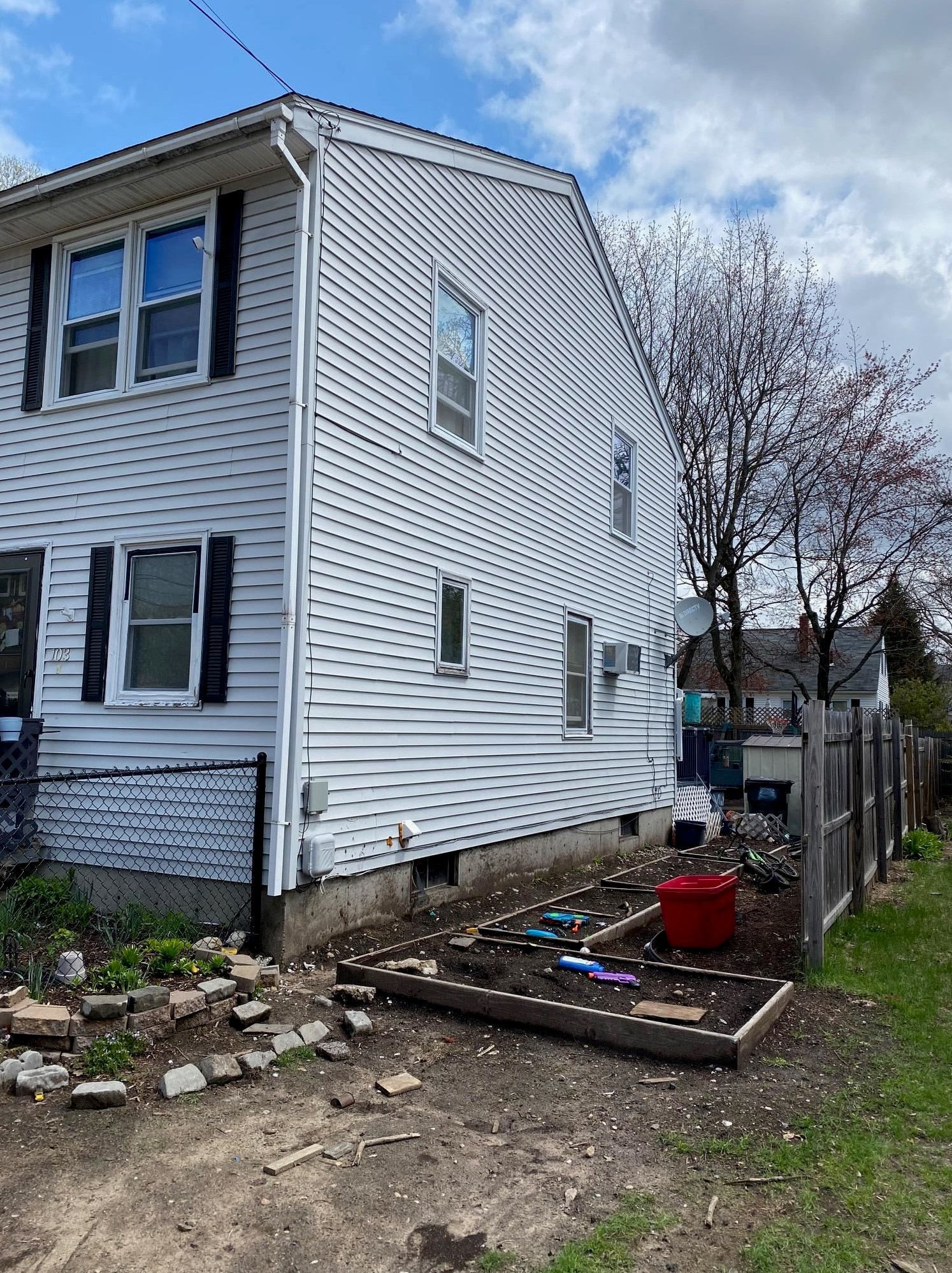 103 Glendale Ave, Manchester, NH 03103-2900
