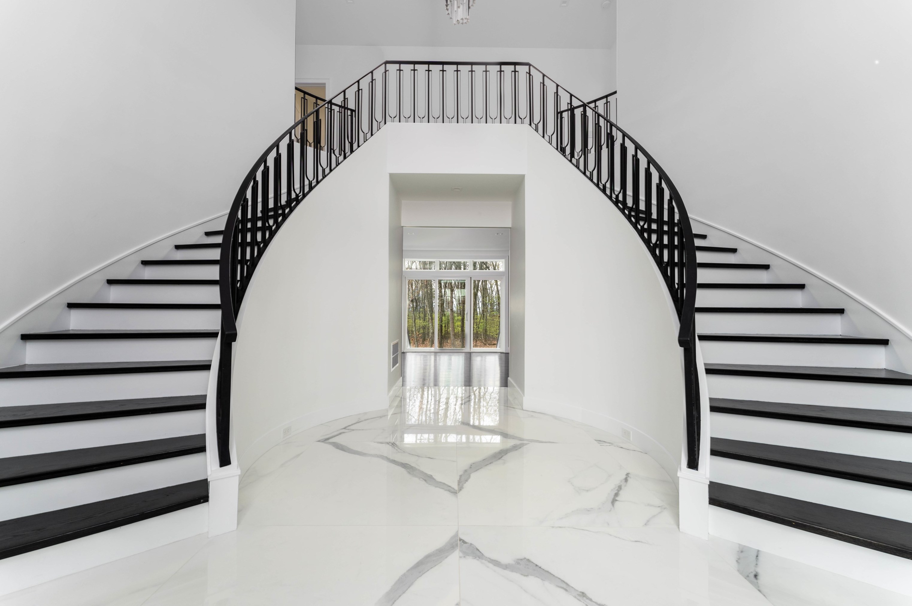 52 Stanwood Rd, Salem, NH 03079